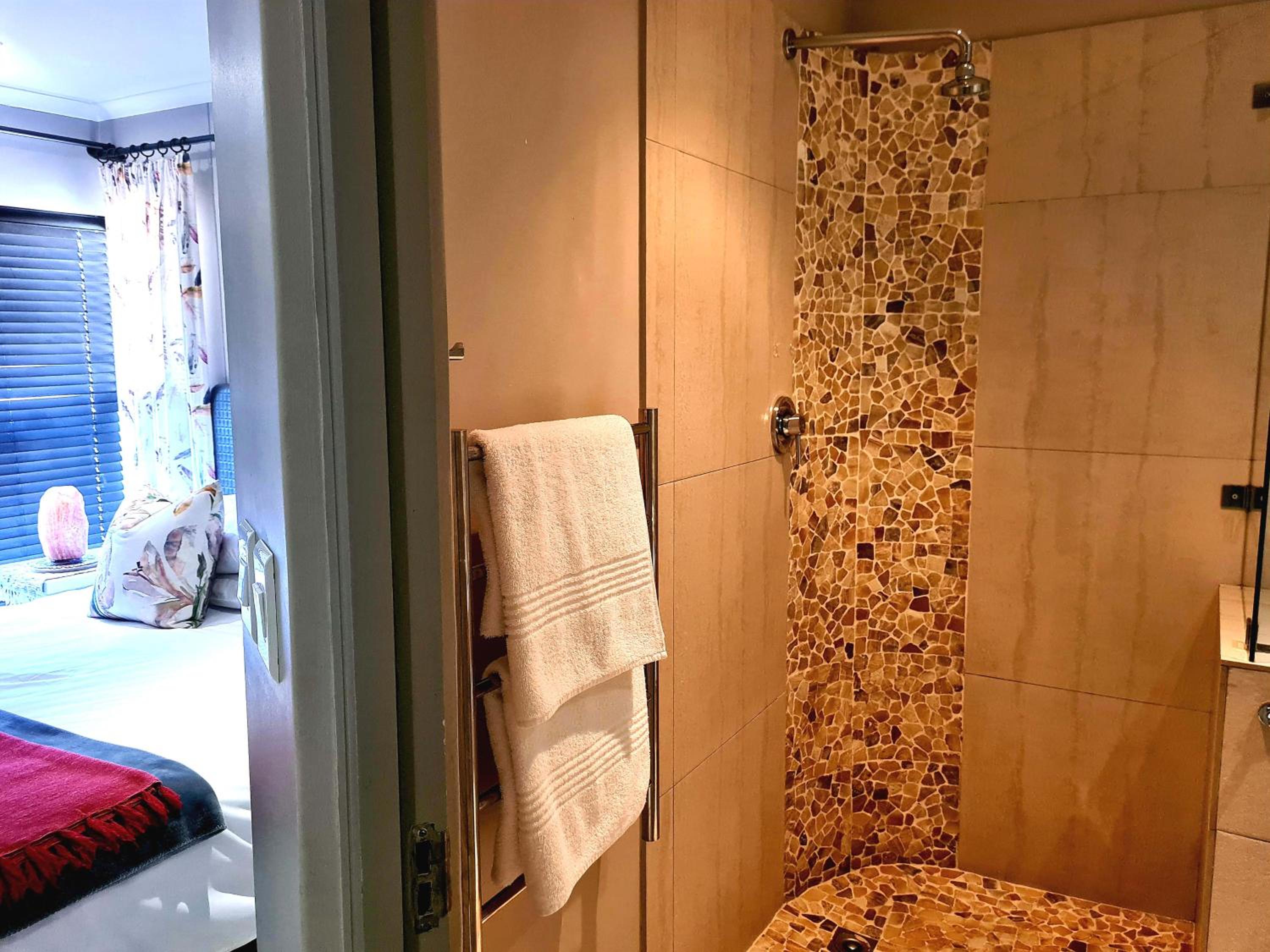 Standard Suite (No Ocean View) photo 3