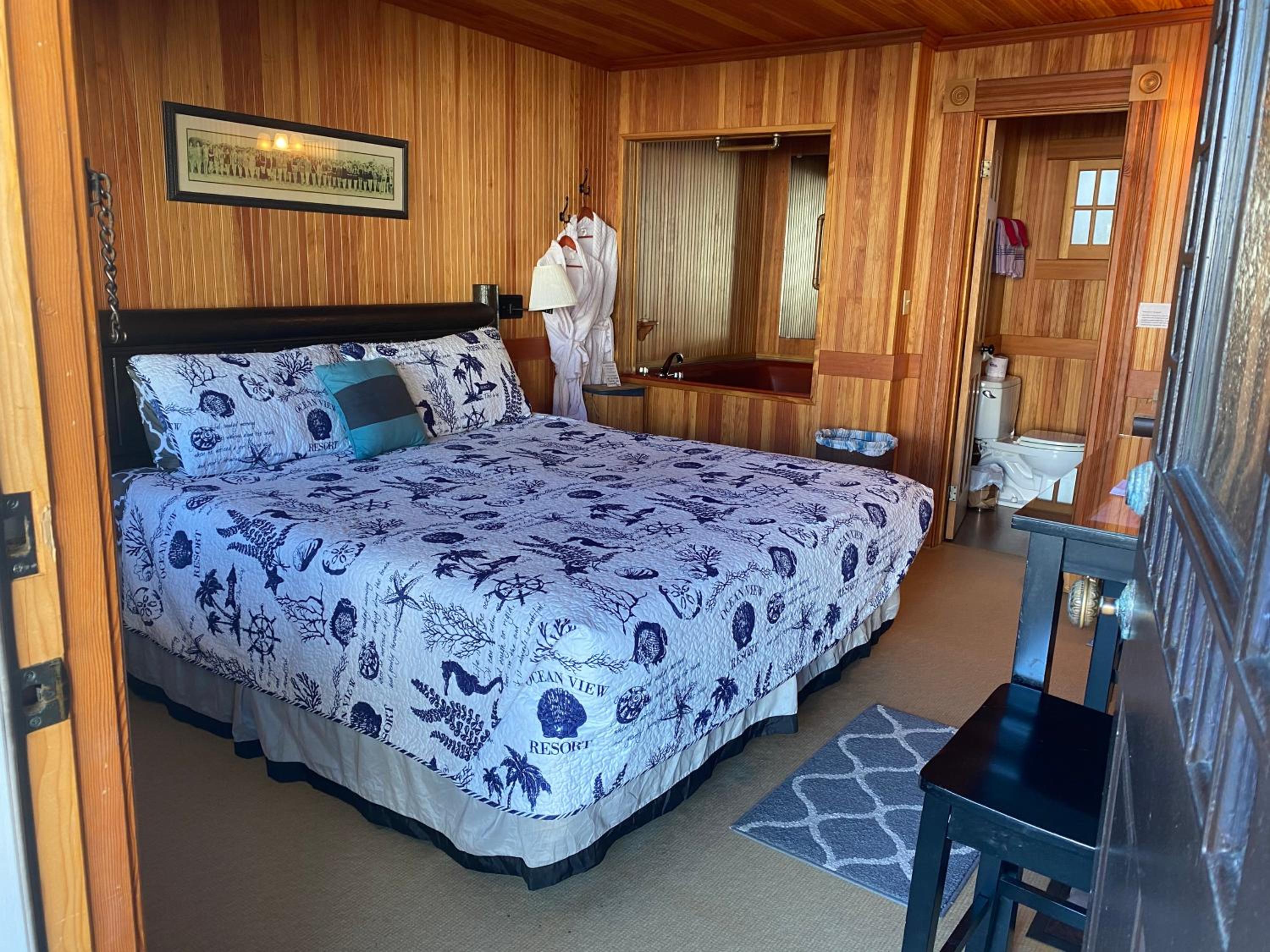 King Room with Spa Bath - Photo 3