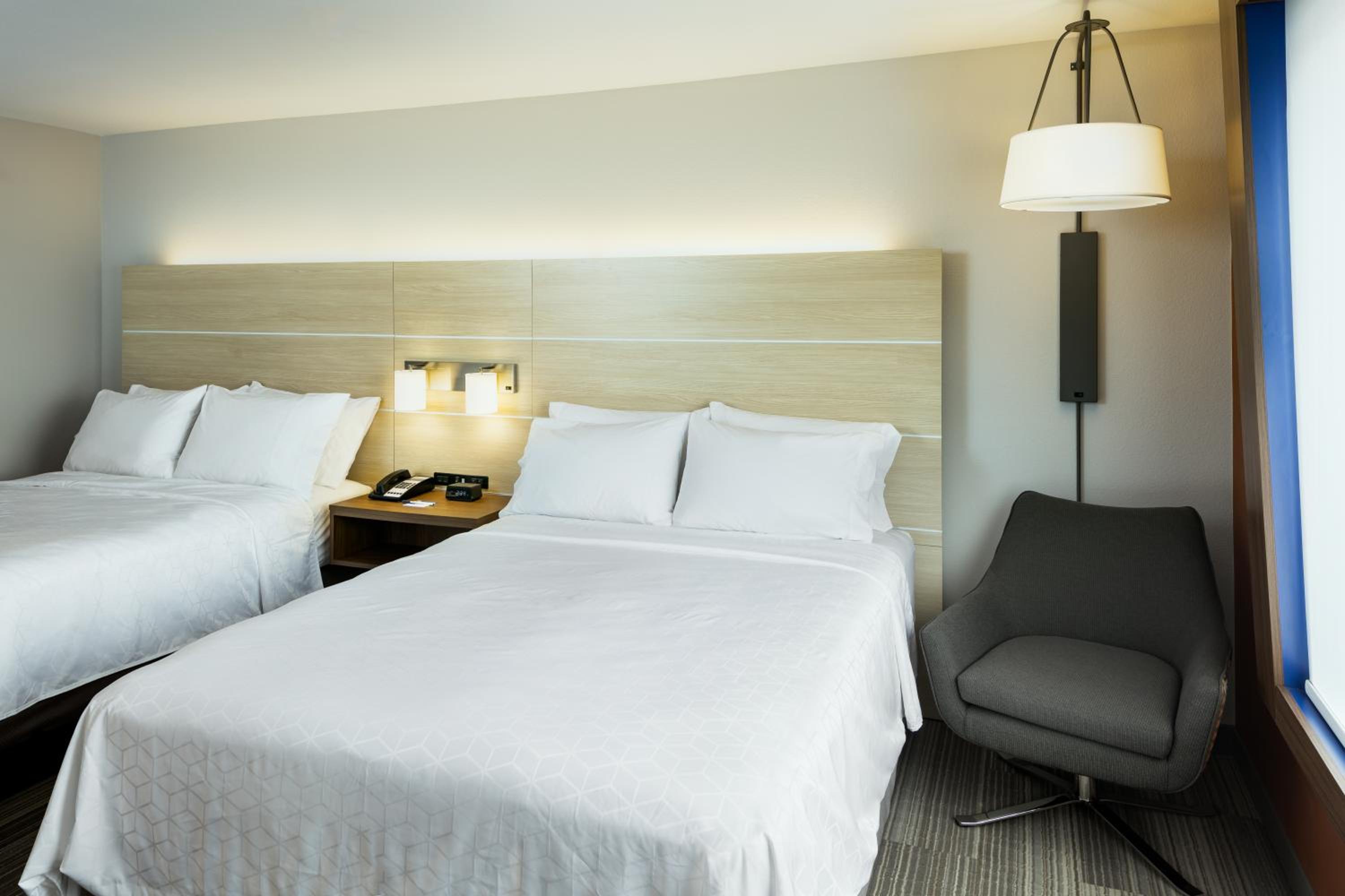 Standard Room with Two Queen Beds - Photo 1