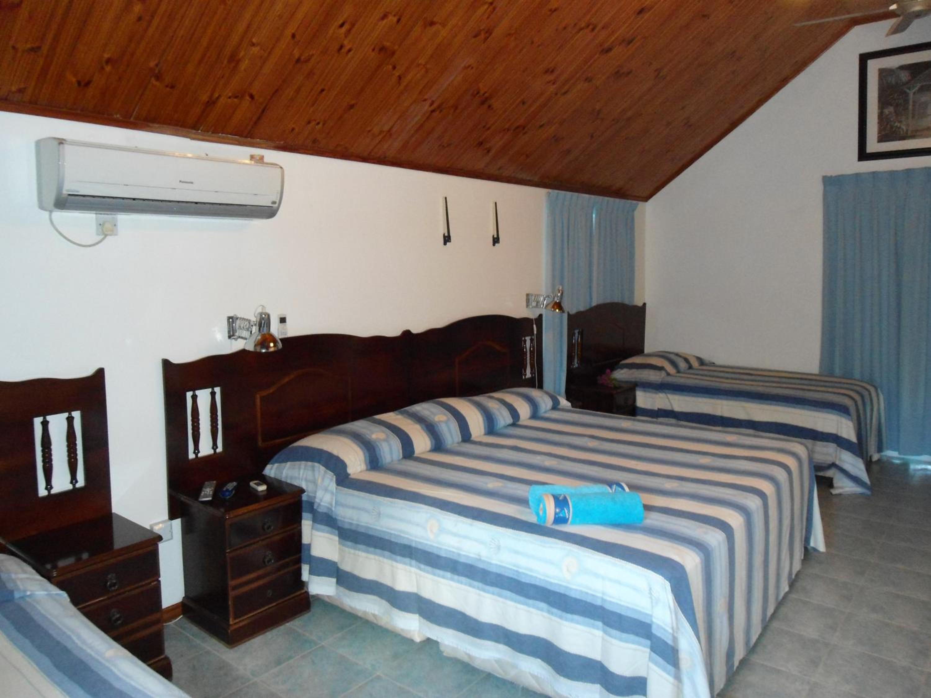 Three-Bedroom House- Villa Adam