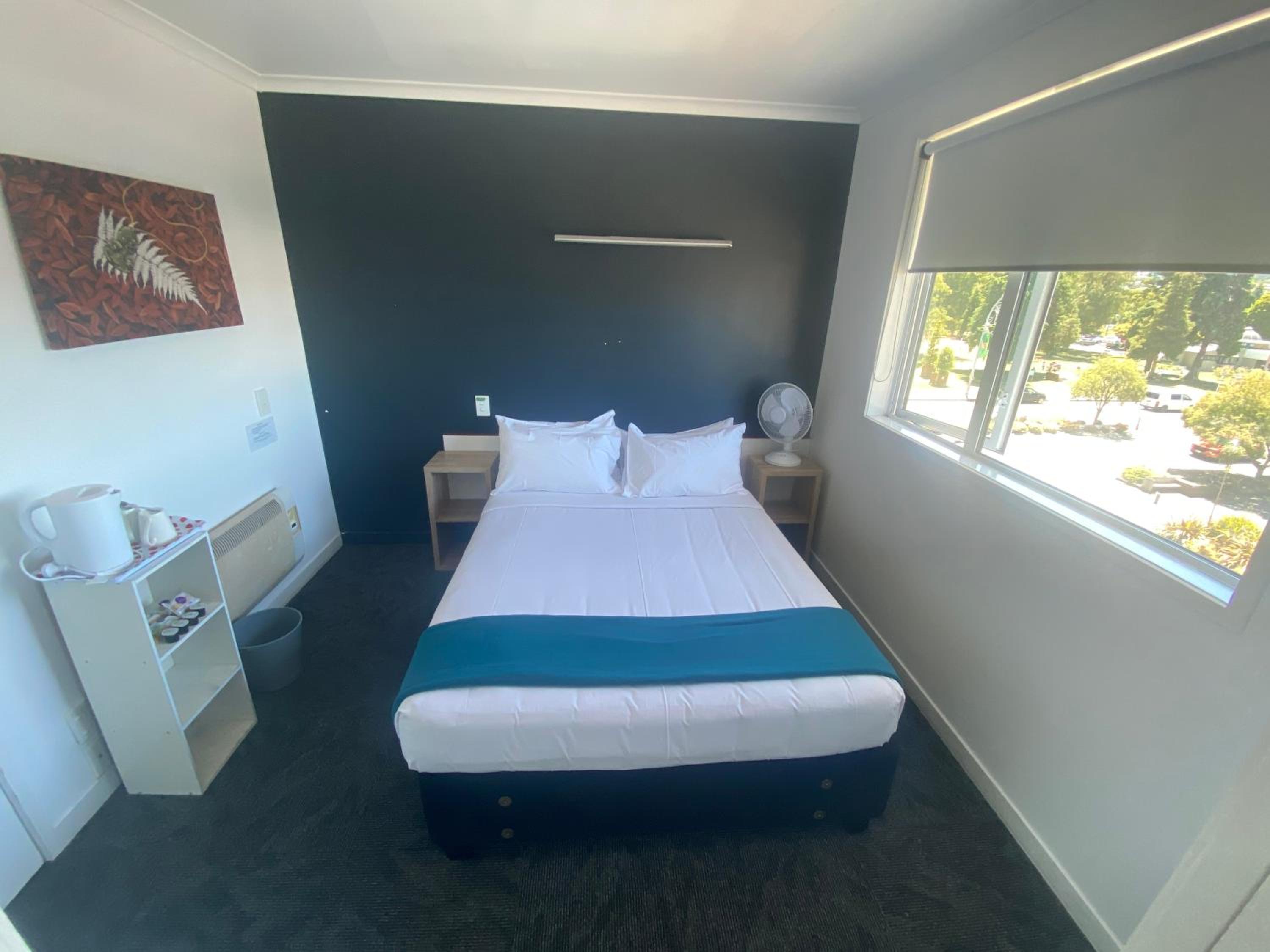 Double Room with Private Bathroom - No Children photo 2