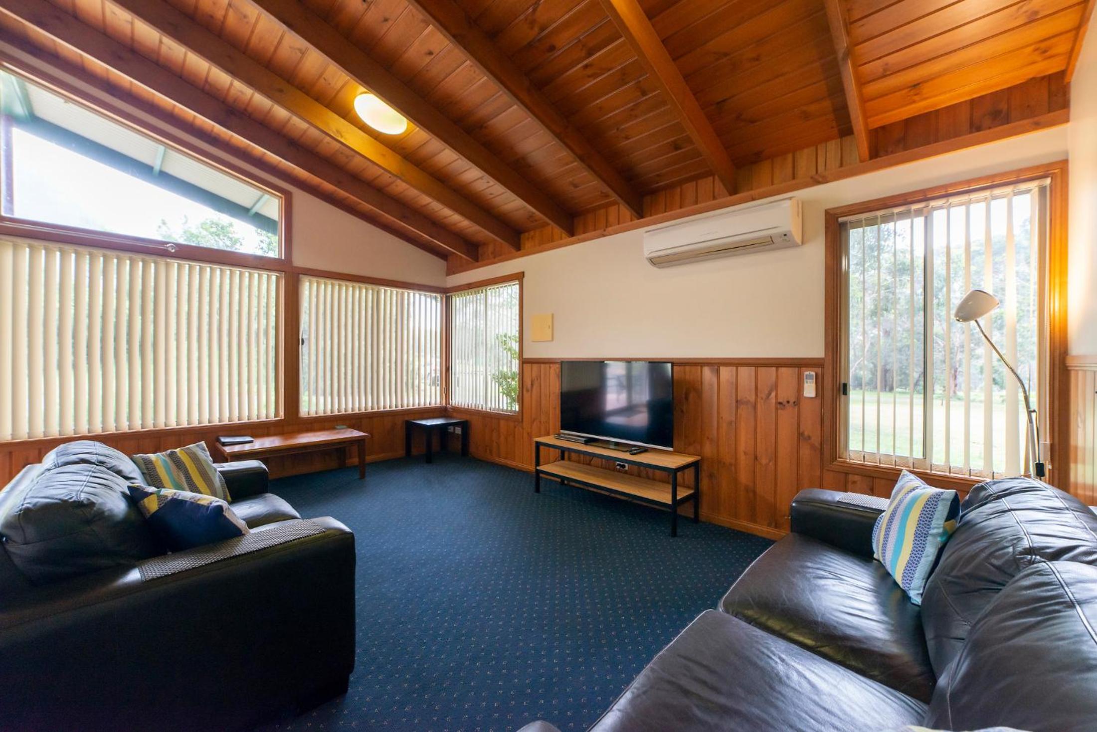 Two-Bedroom Chalet with Two Queen Beds and One Single Bed photo 2