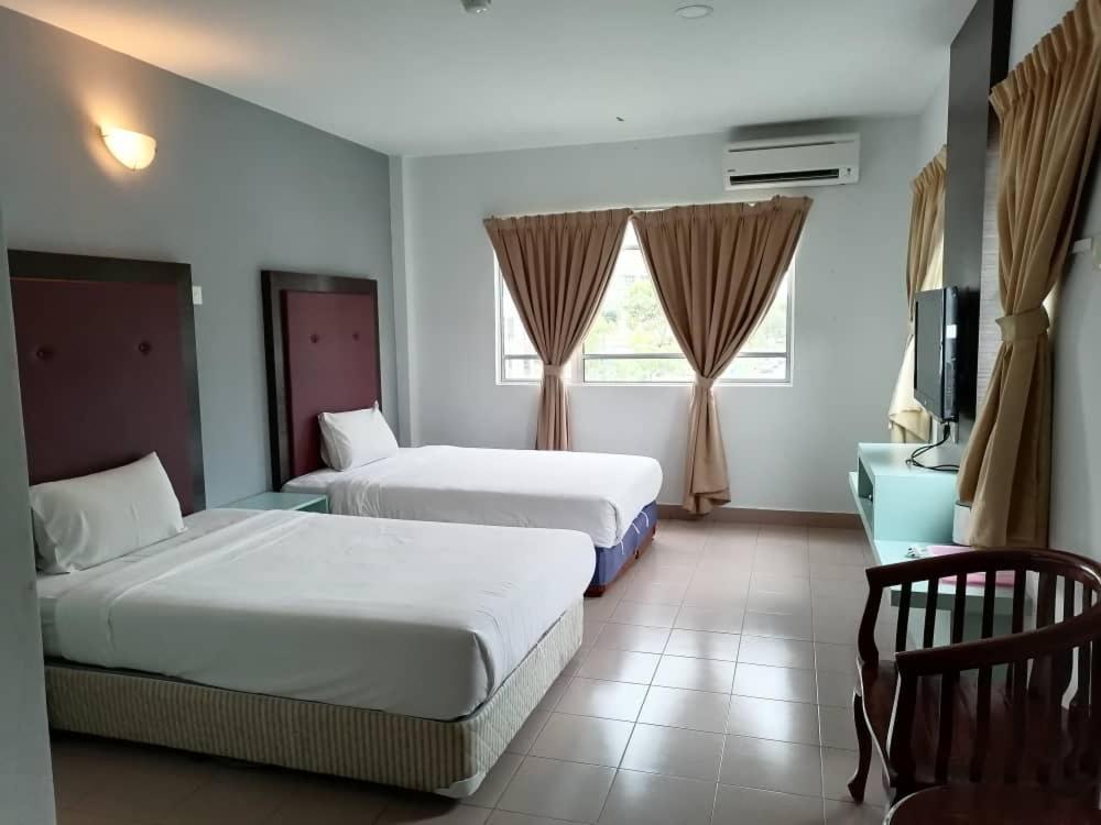 Deluxe Twin Room - Photo 2