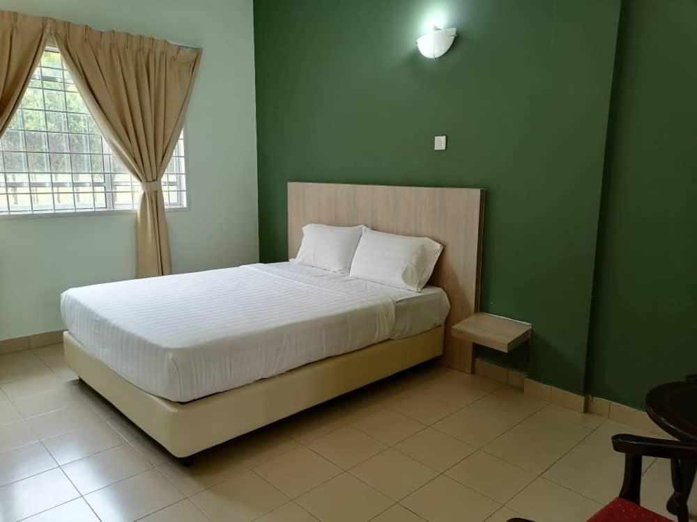 Standard Queen Room - Photo 3