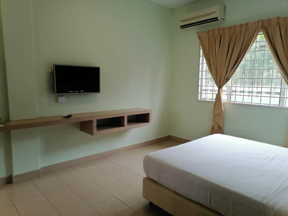 Standard Queen Room - Photo 5