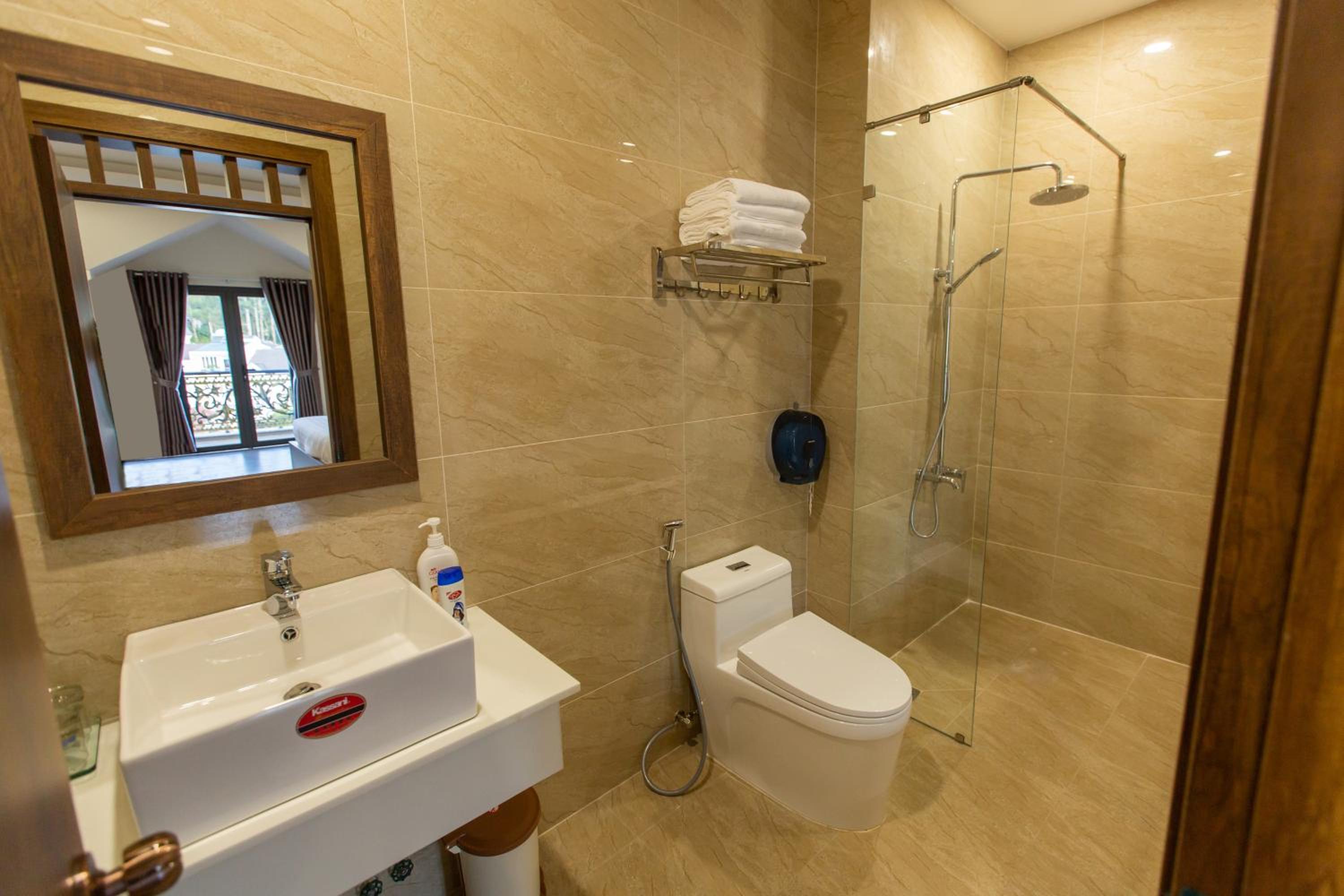 Superior Quadruple Room - Photo 6