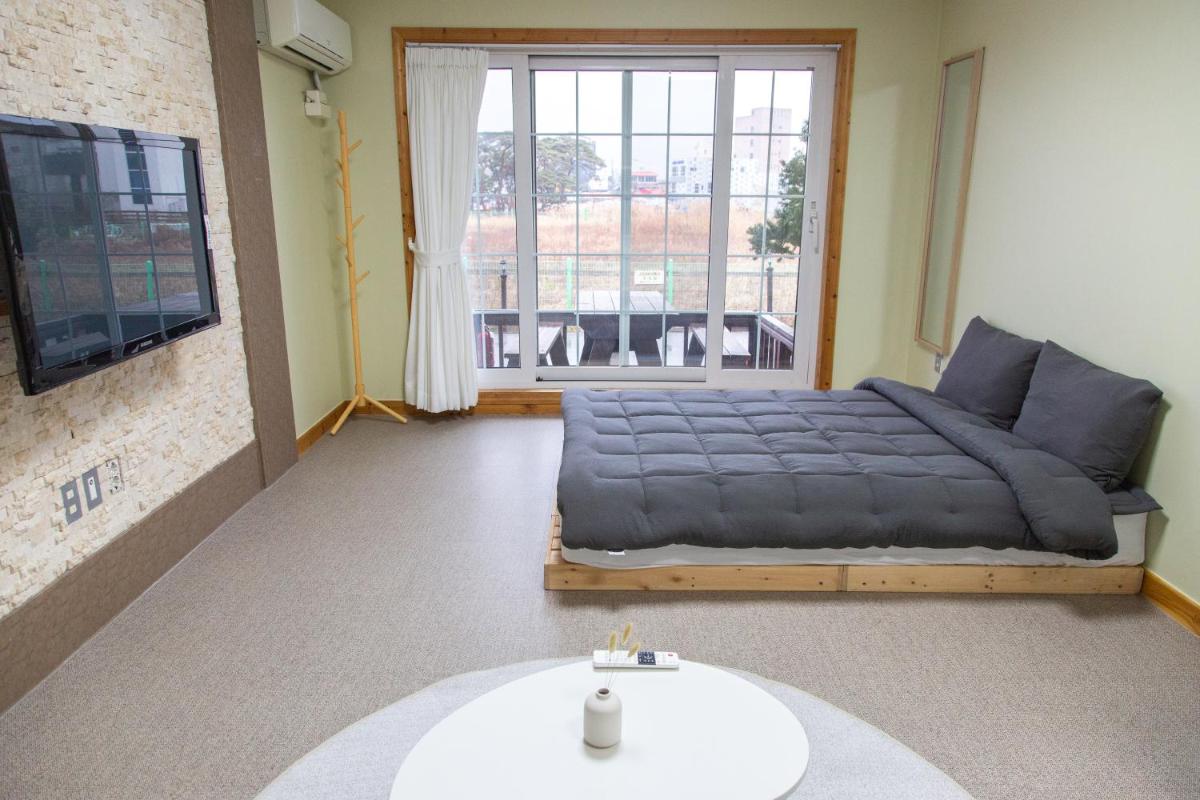 One-Bedroom House photo 2
