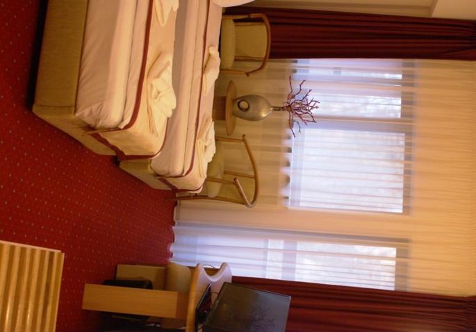 Standard Twin Room - Photo 2