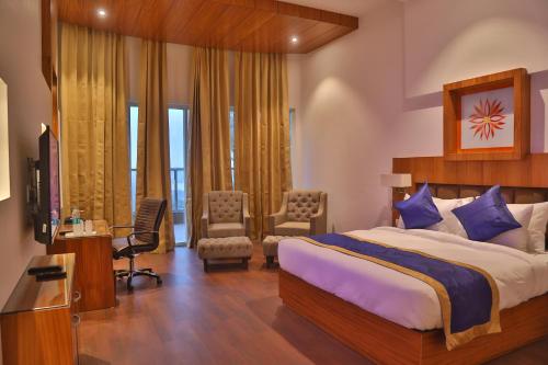 Luxury Suite photo 2