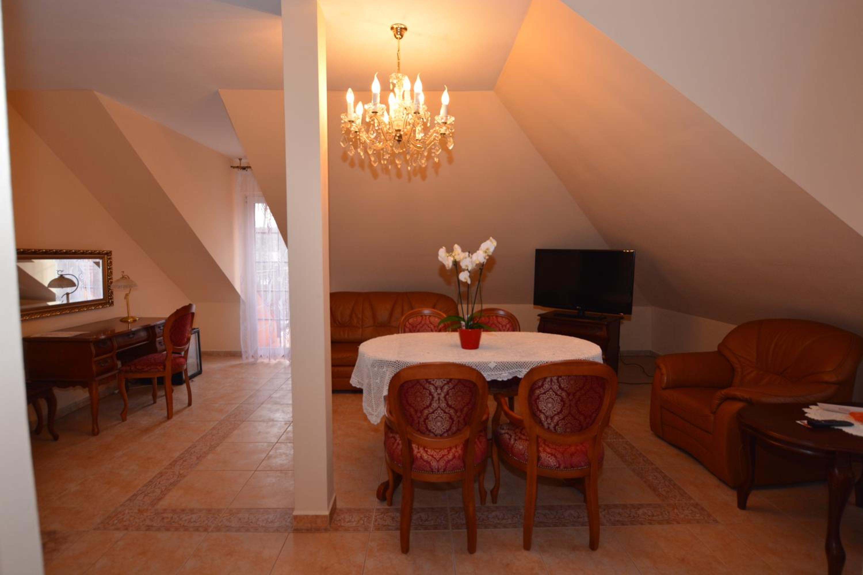 Apartment - Photo 8
