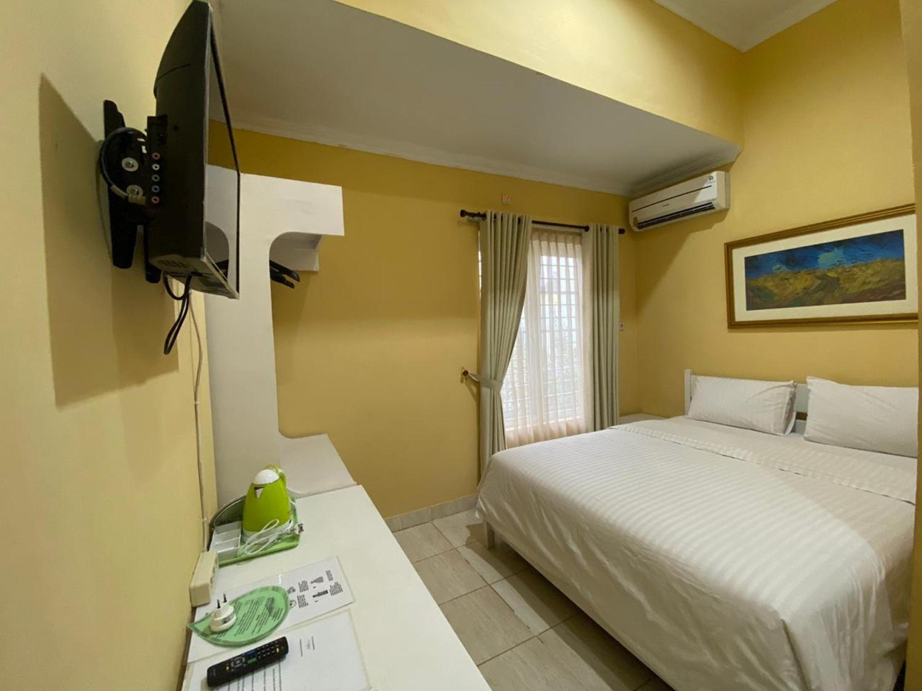 Economy Double Room photo 1