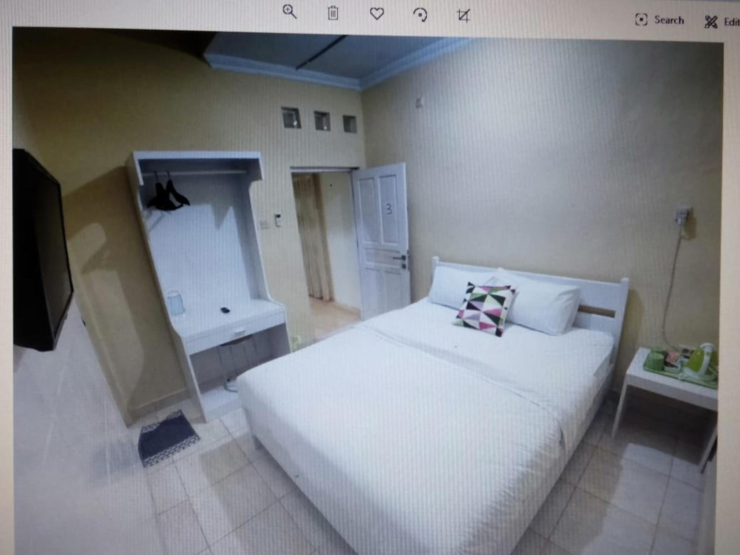 Economy Double Room photo 2