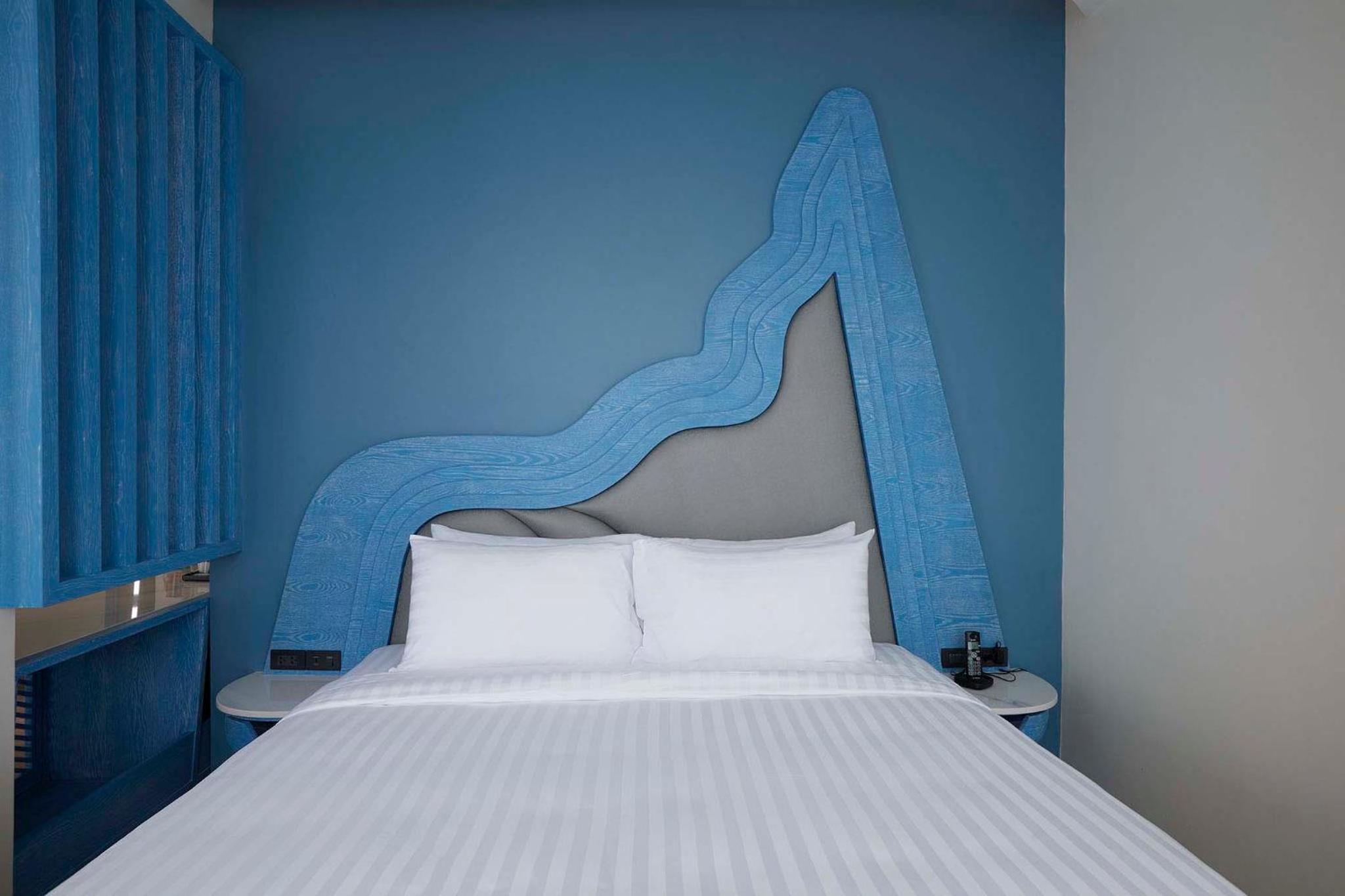 Double or Twin Room with Swimming Pool Access photo 3