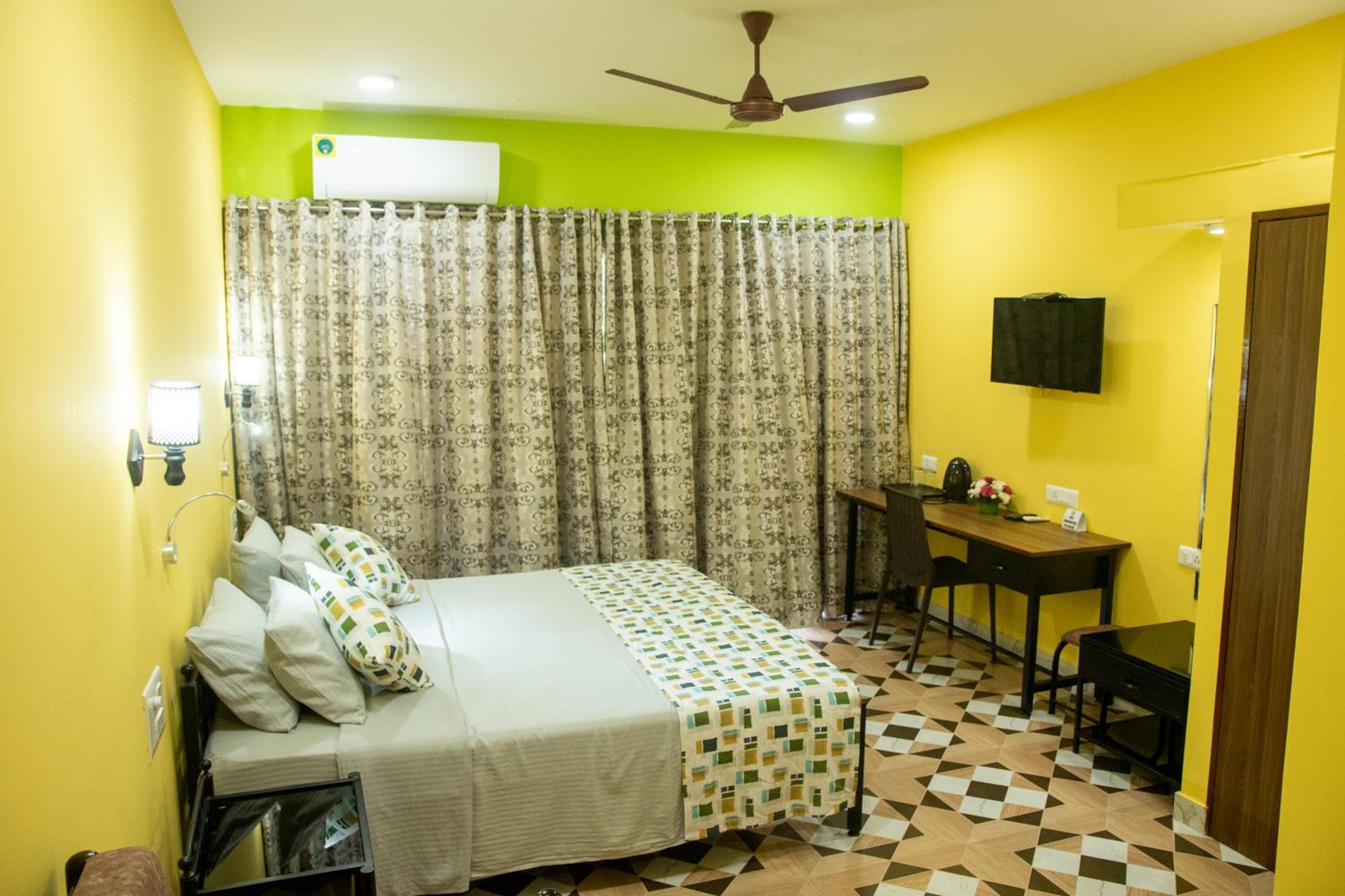 Junior Suite with Balcony - Photo 51