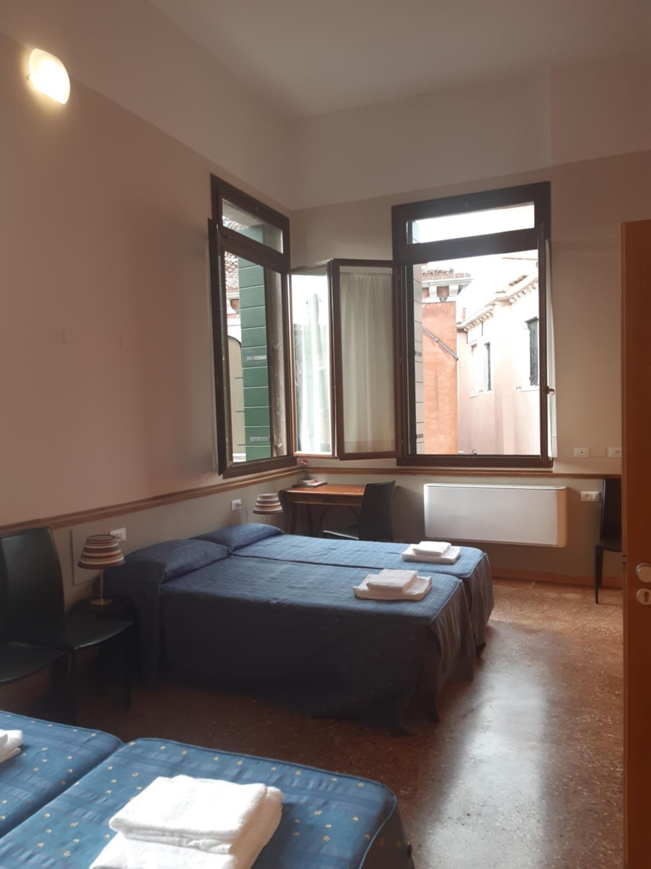 Quadruple Room with Private External Bathroom photo 2