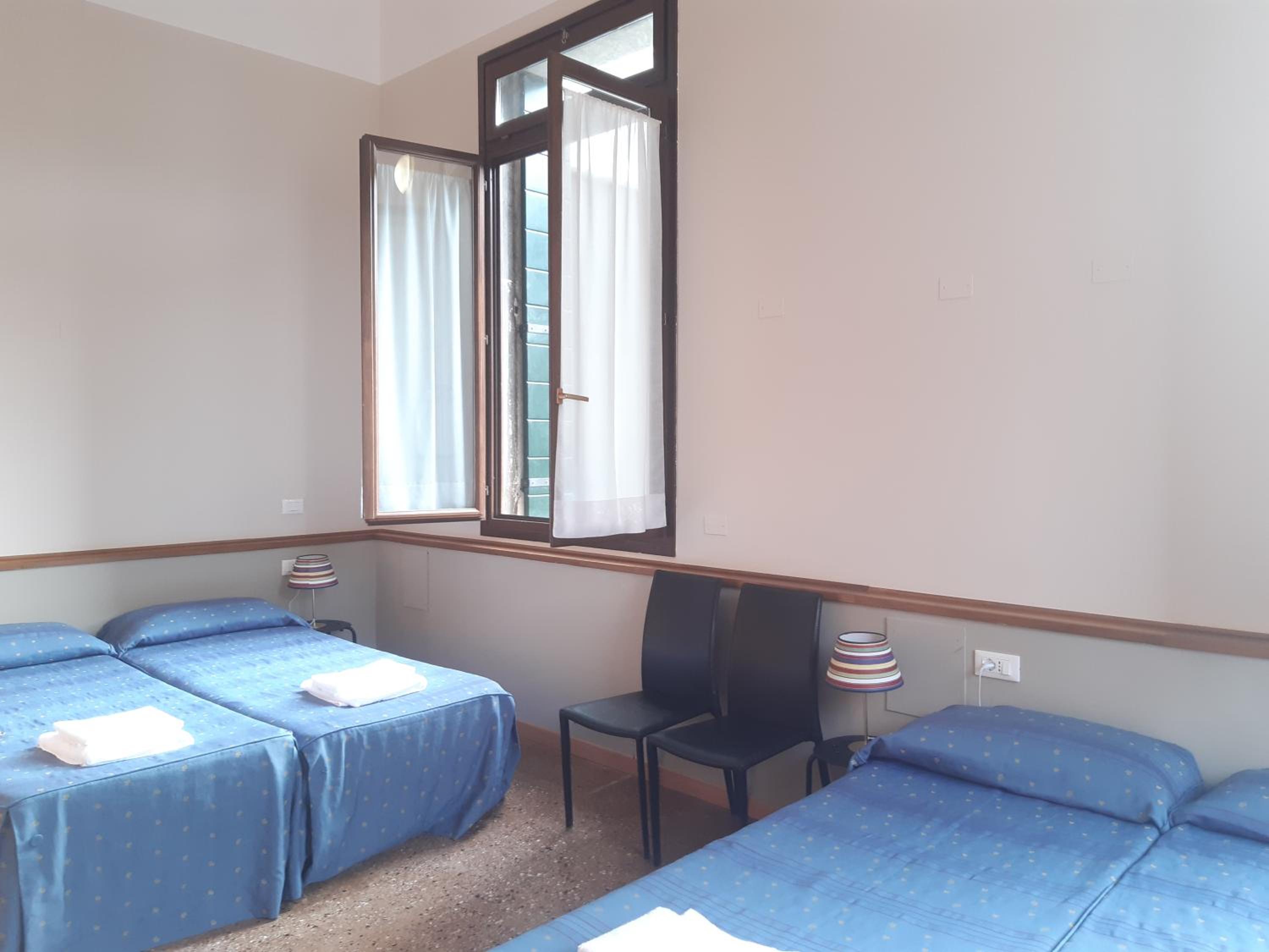 Quadruple Room with Private External Bathroom photo 3