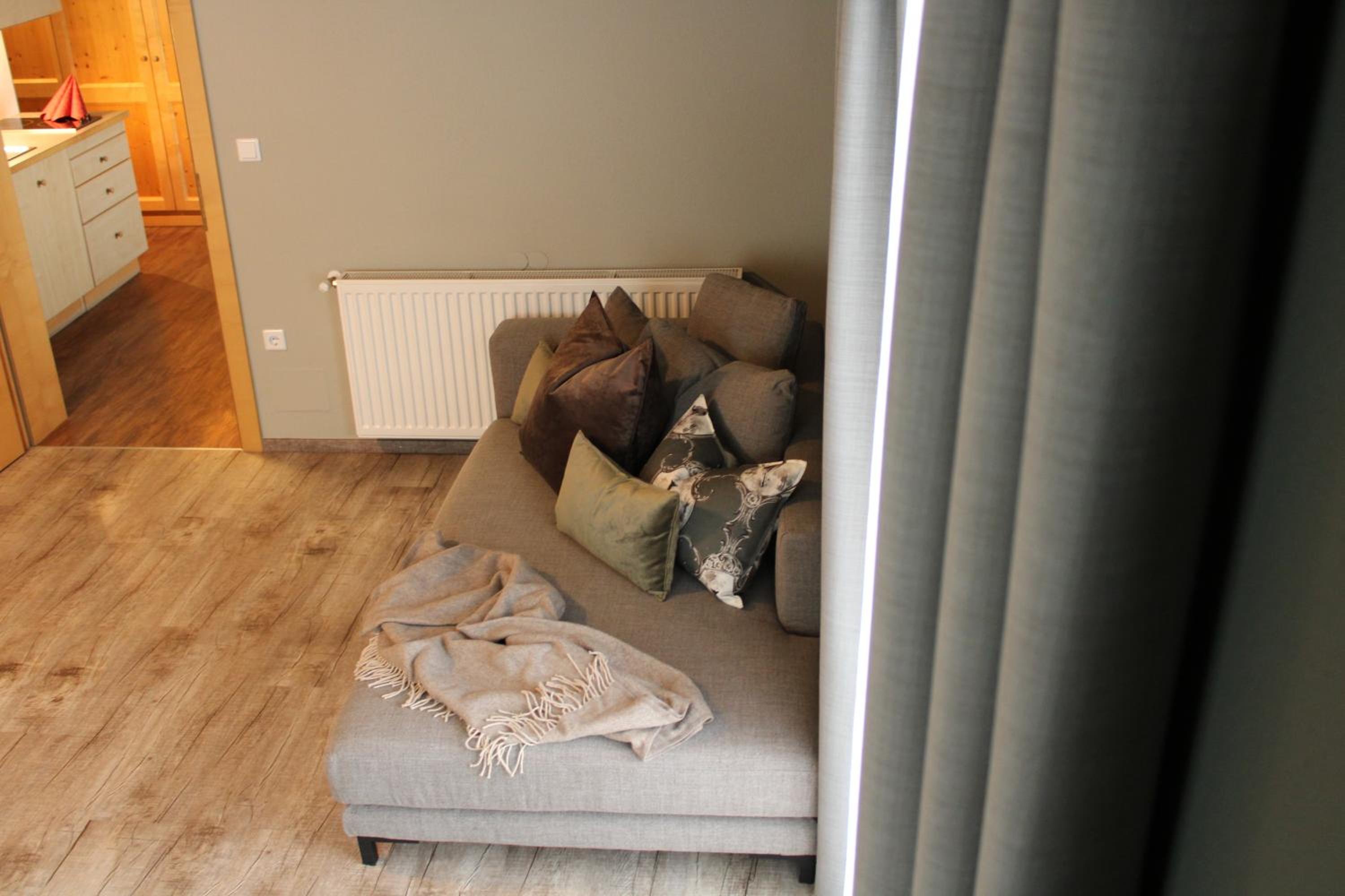 One-Bedroom Apartment photo 2