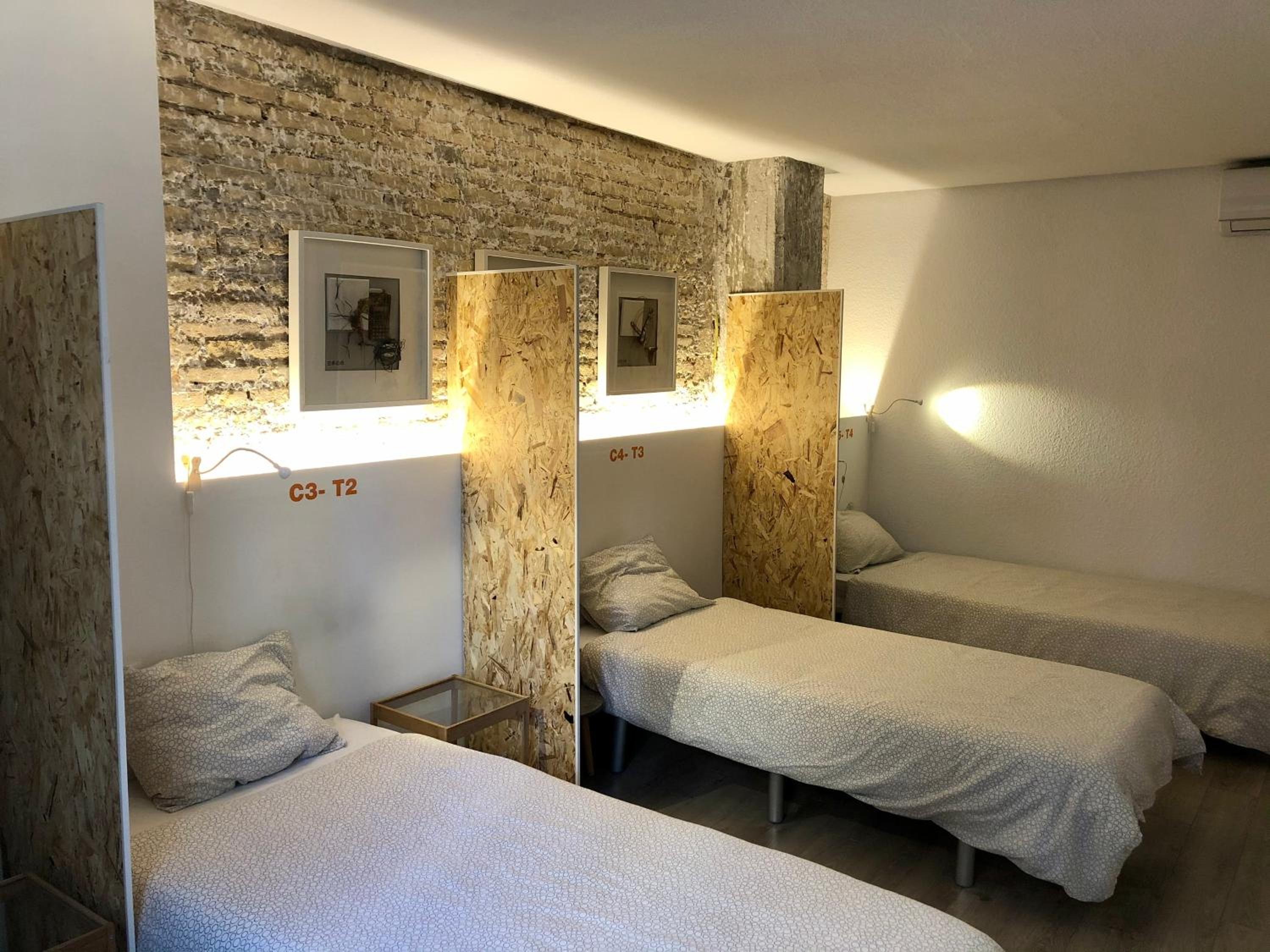 Cama en Habitación Compartida Femenina de 5 Camas