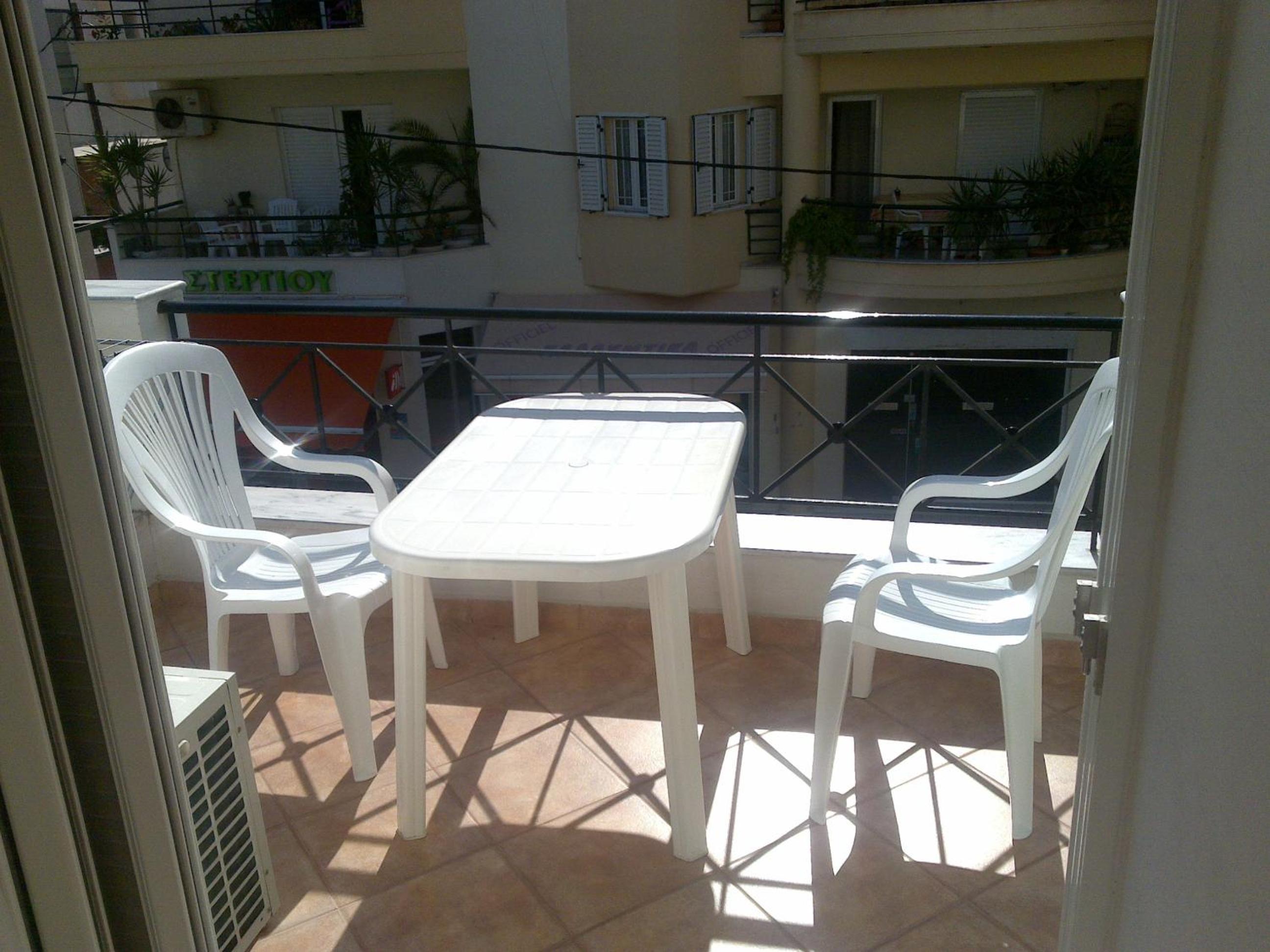 Studio with Balcony - Photo 23