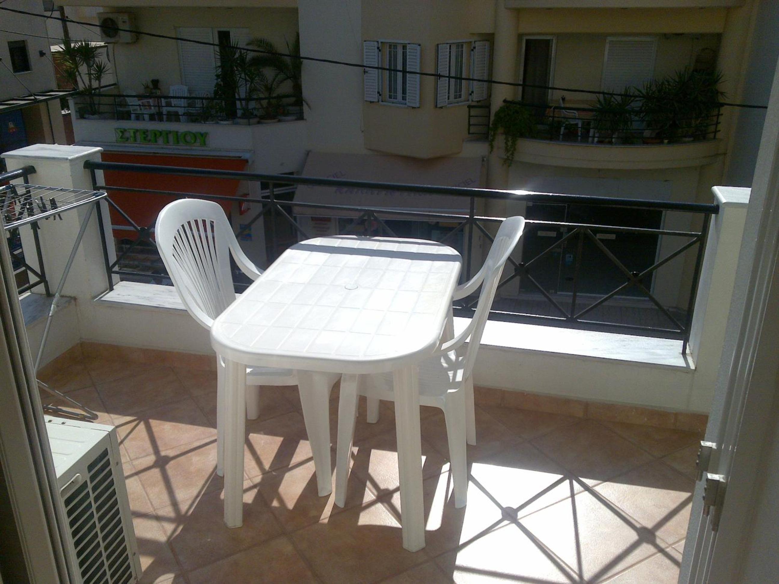 Studio with Balcony - Photo 22