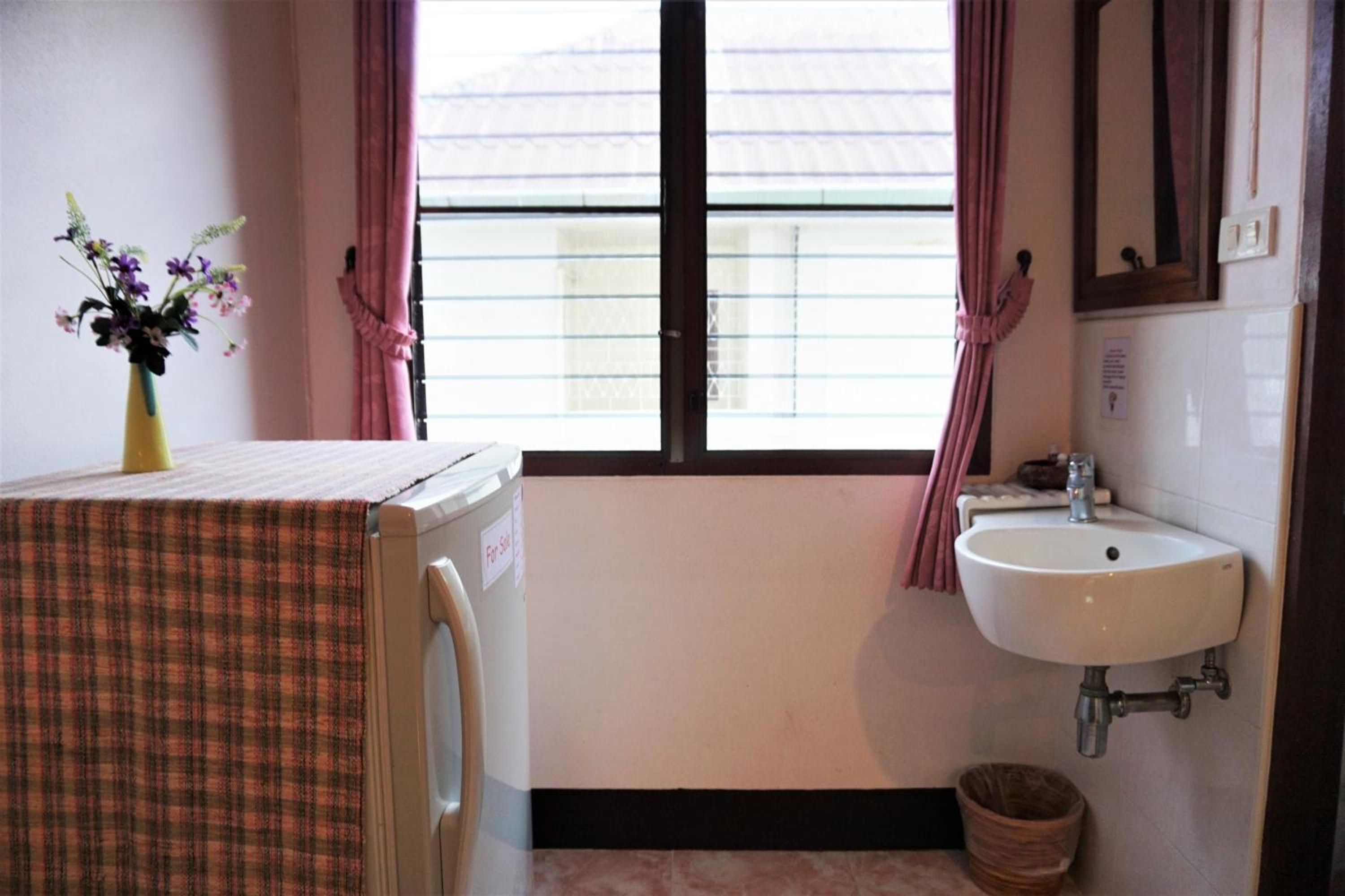 Standard Double Room with Air-Con - Photo 6