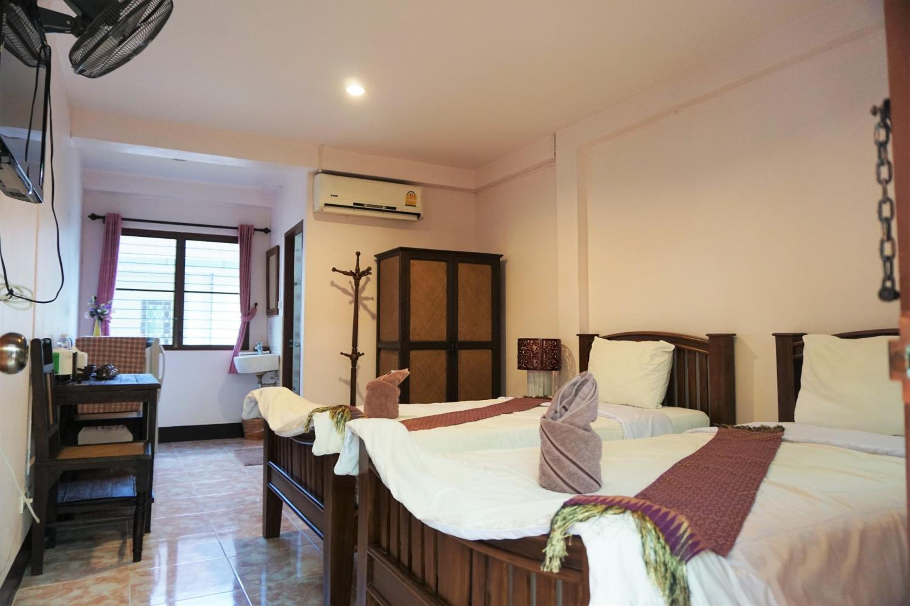 Standard Twin Room with Air-Con - Photo 1