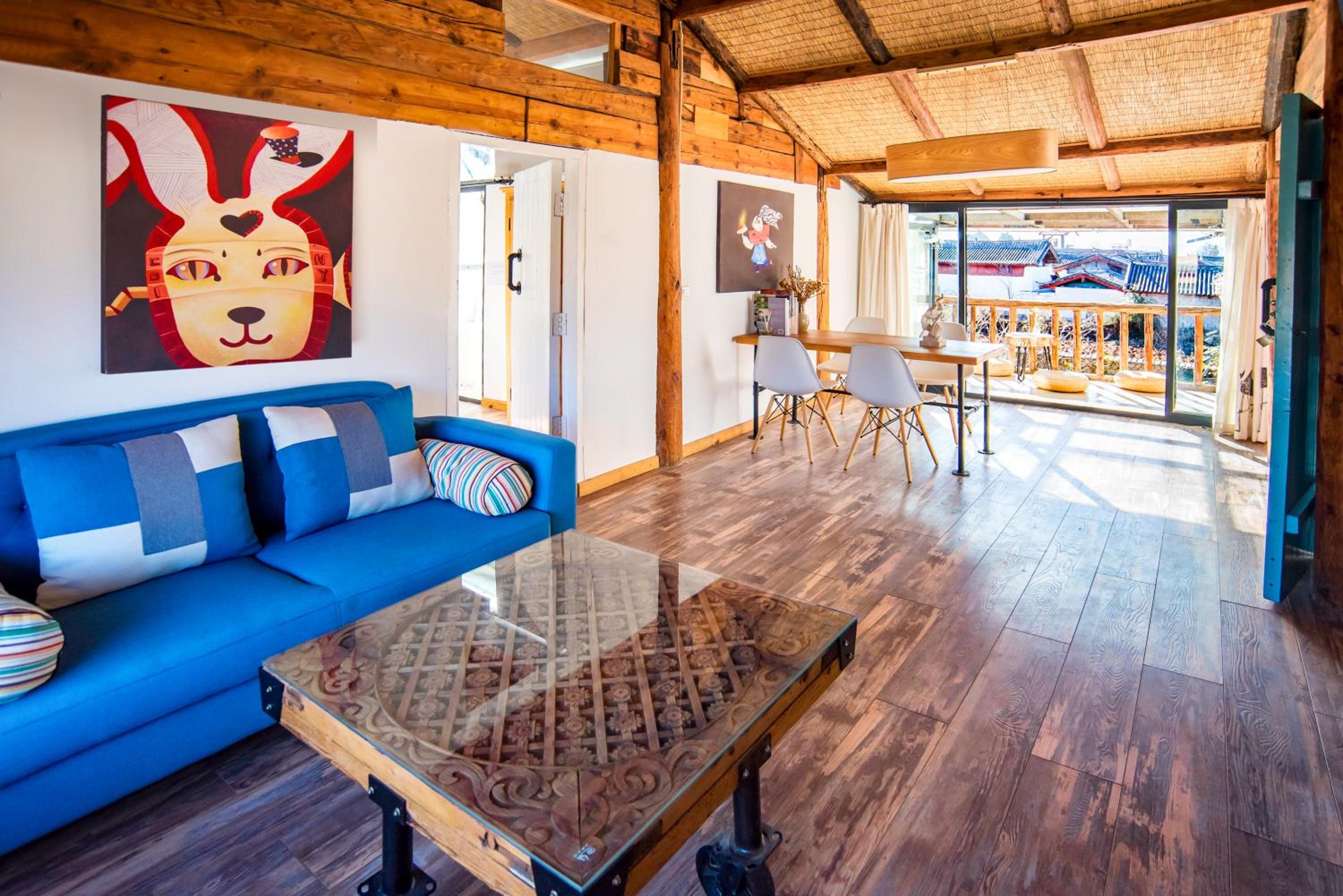Snowy Mountain View Suite