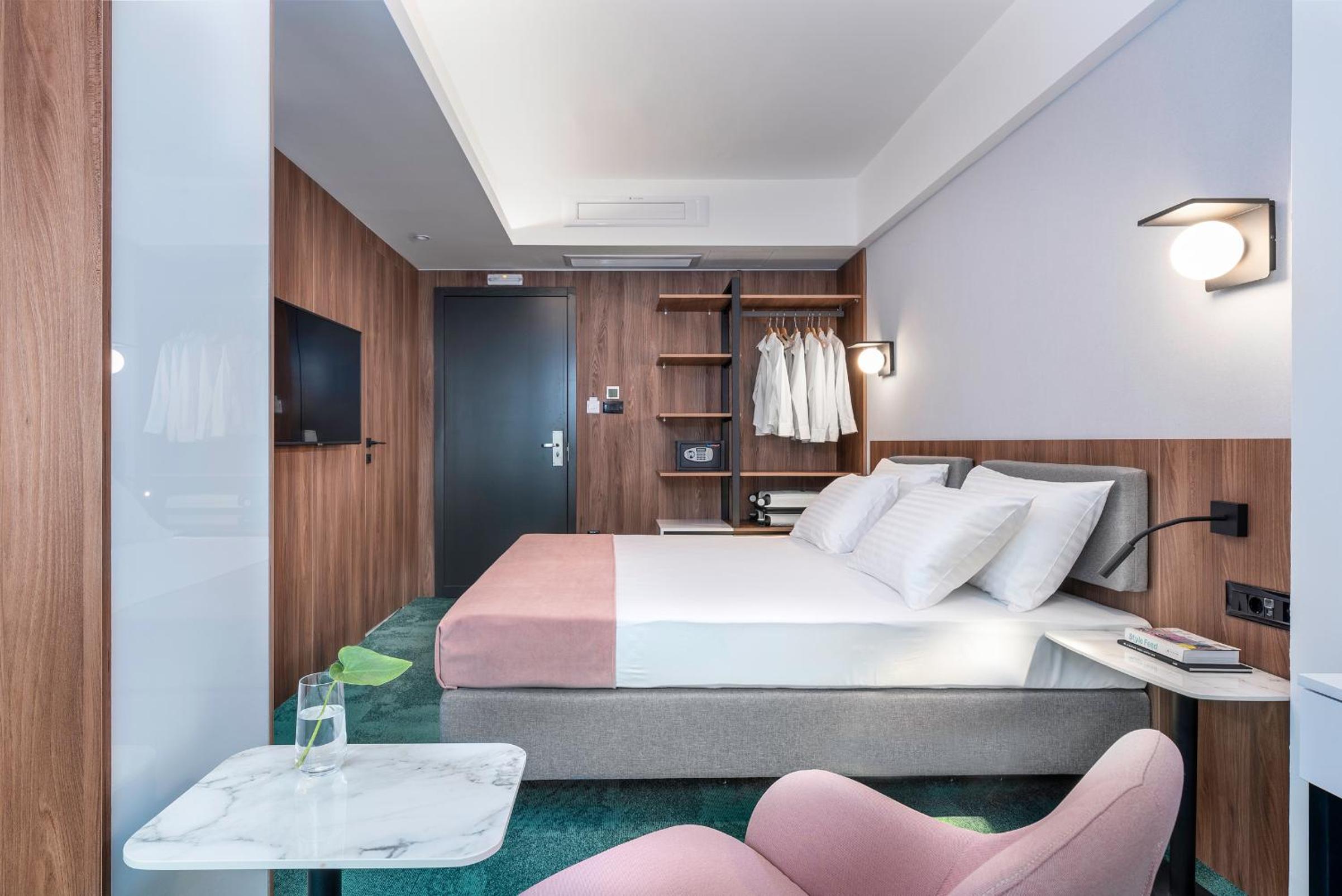 Superior Double Room - Photo 8