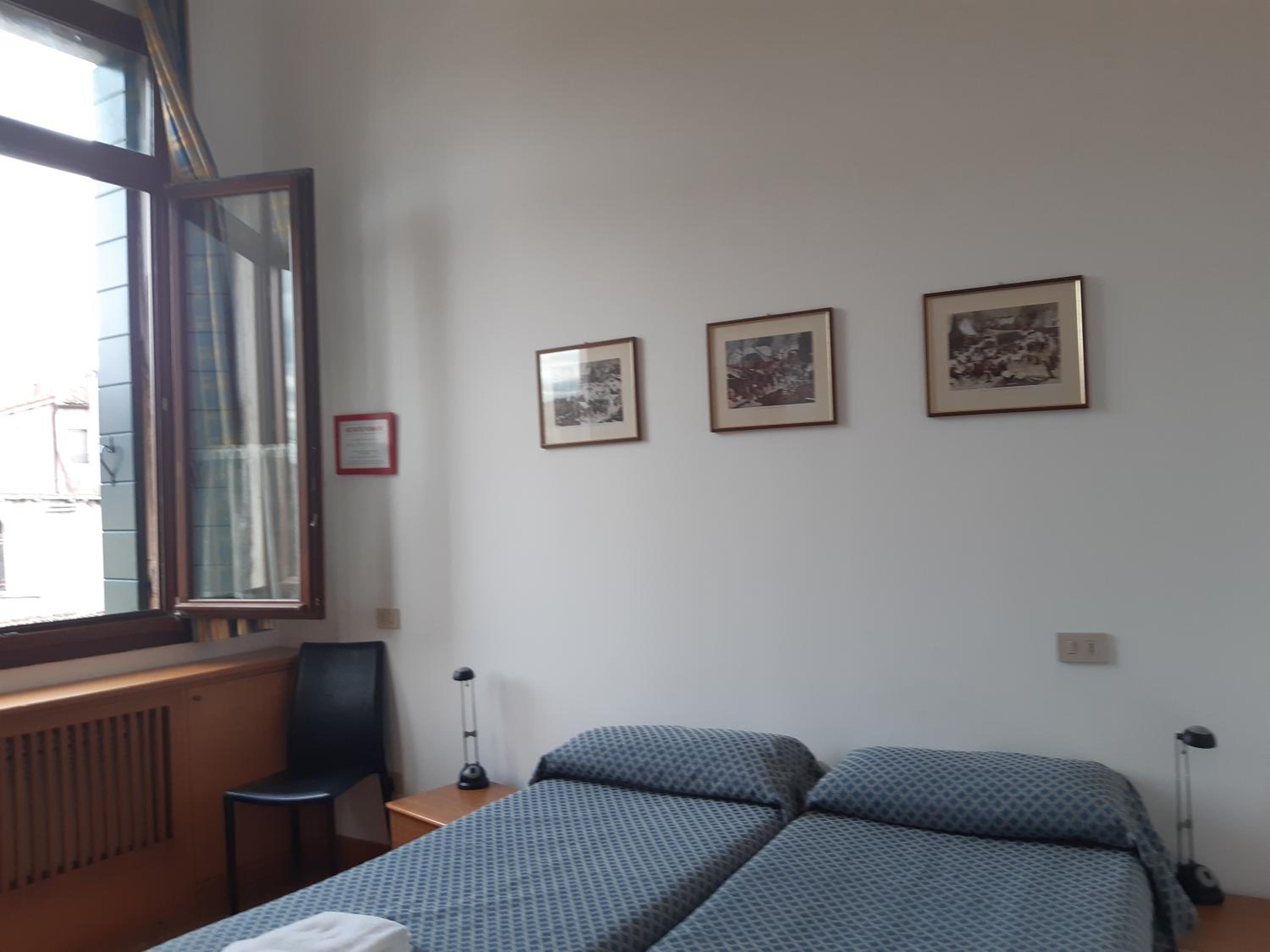 Large Double Room photo 3