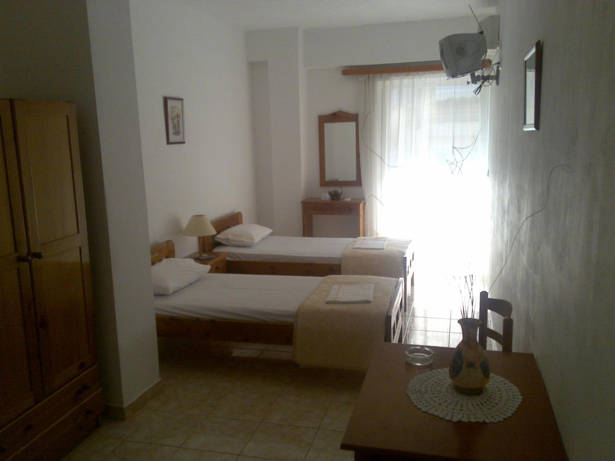 Studio with Balcony - Photo 13