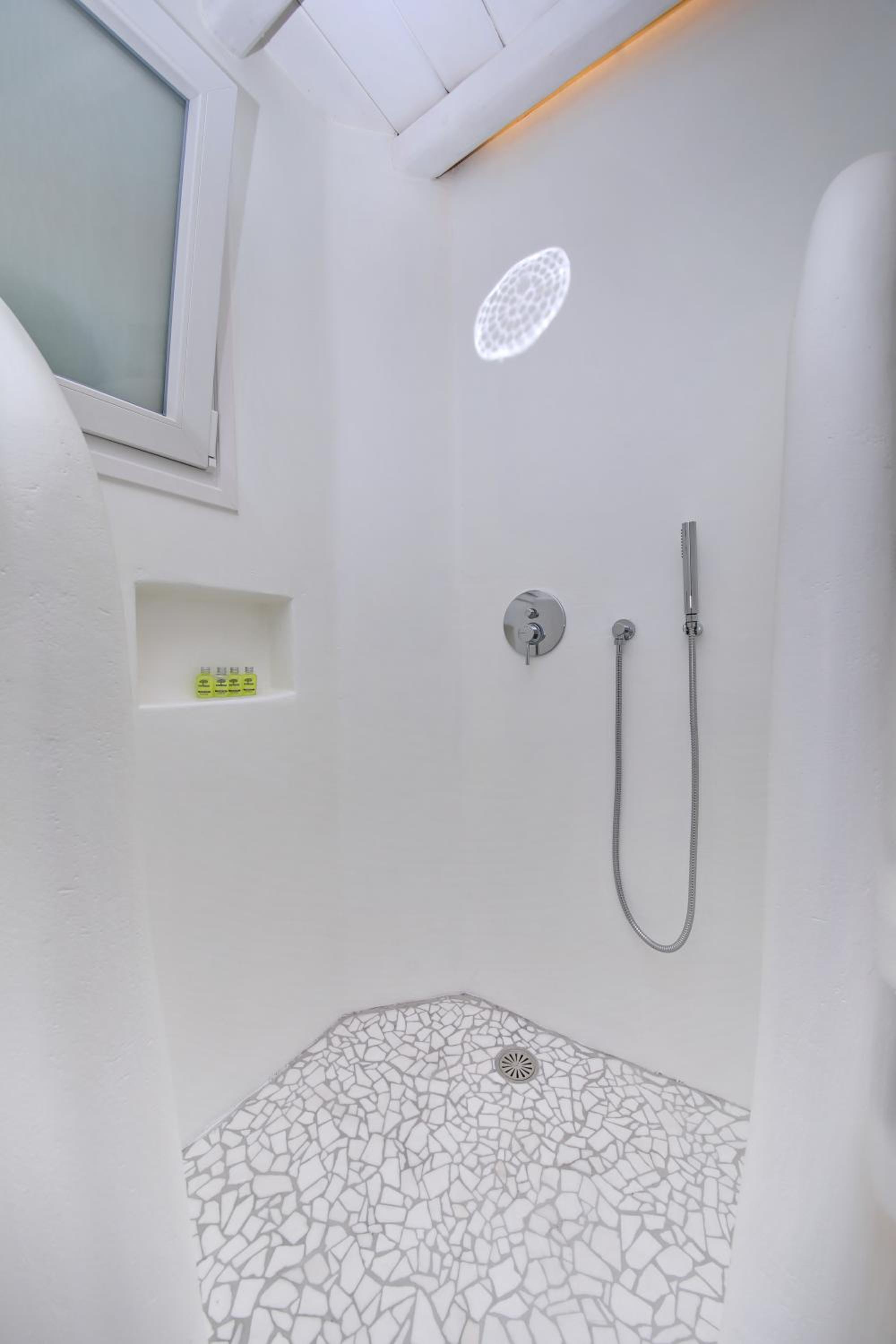 Deluxe Studio with Garden View  - Photo 3
