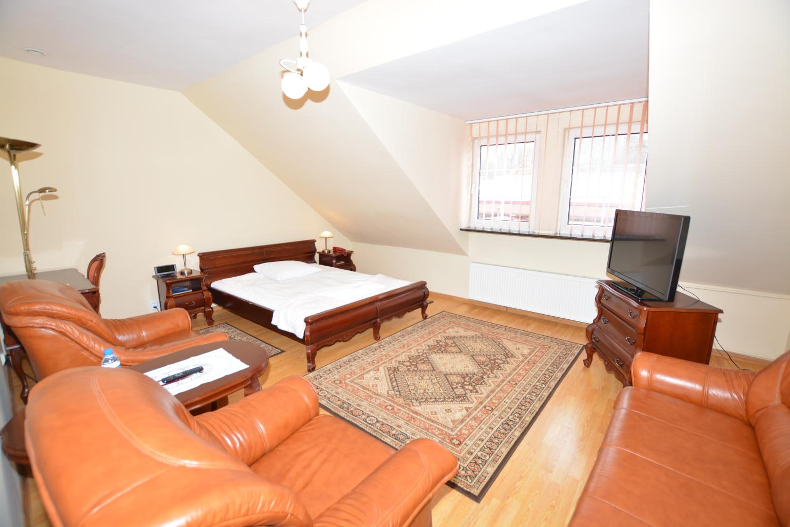 Double or Twin Room - Photo 6