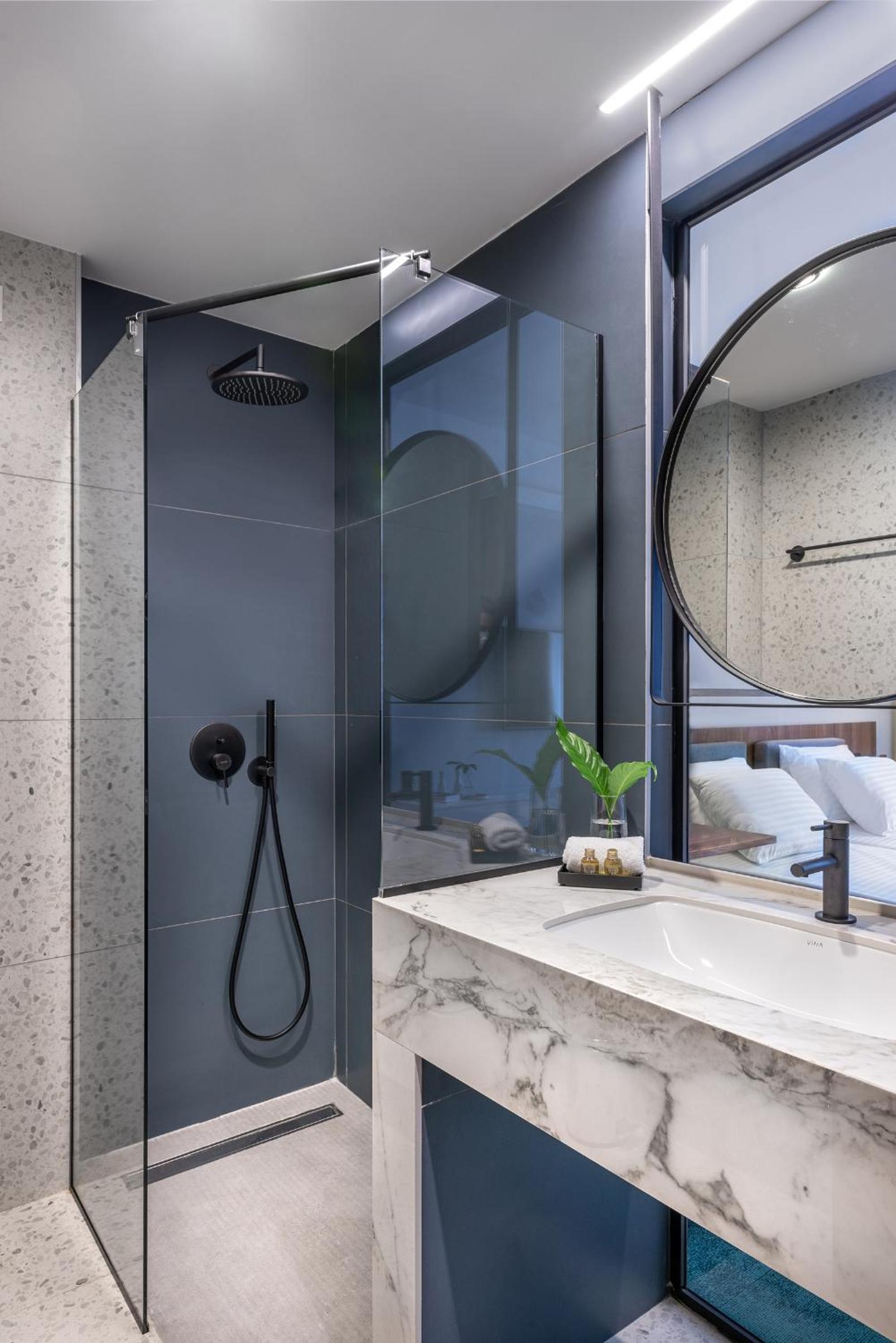 Standard Double or Twin Room - Photo 17