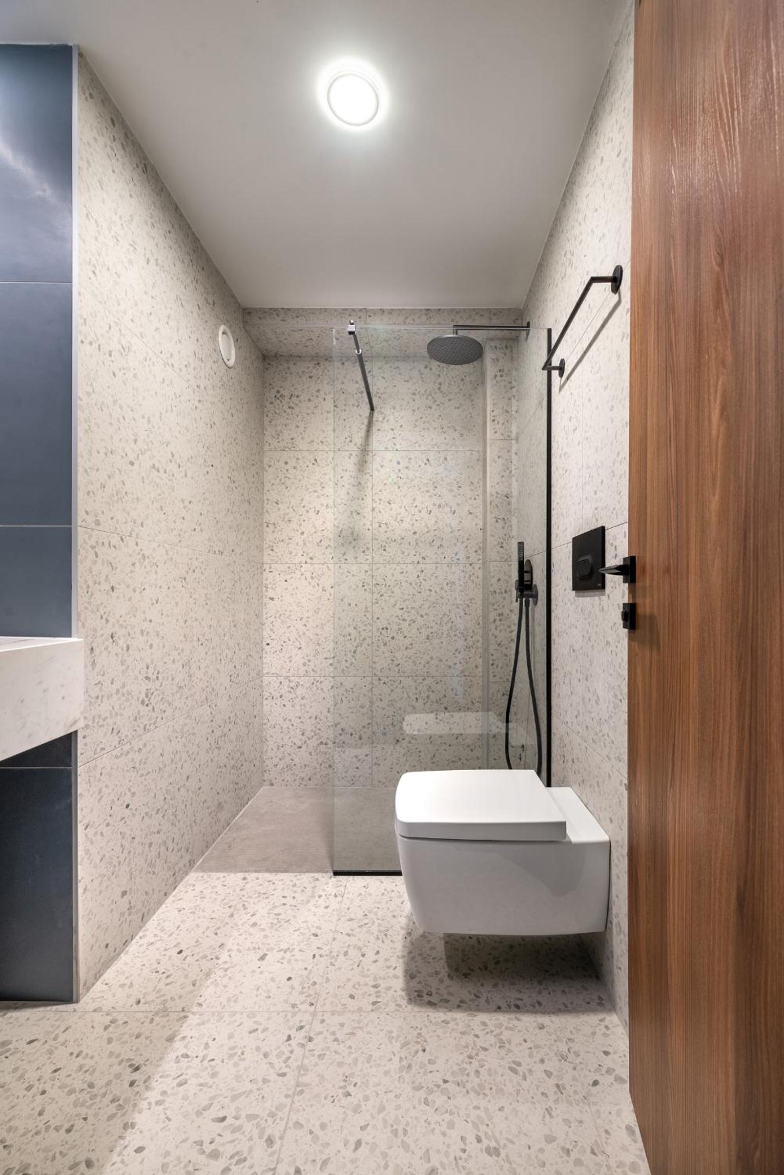 Standard Double or Twin Room - Photo 18