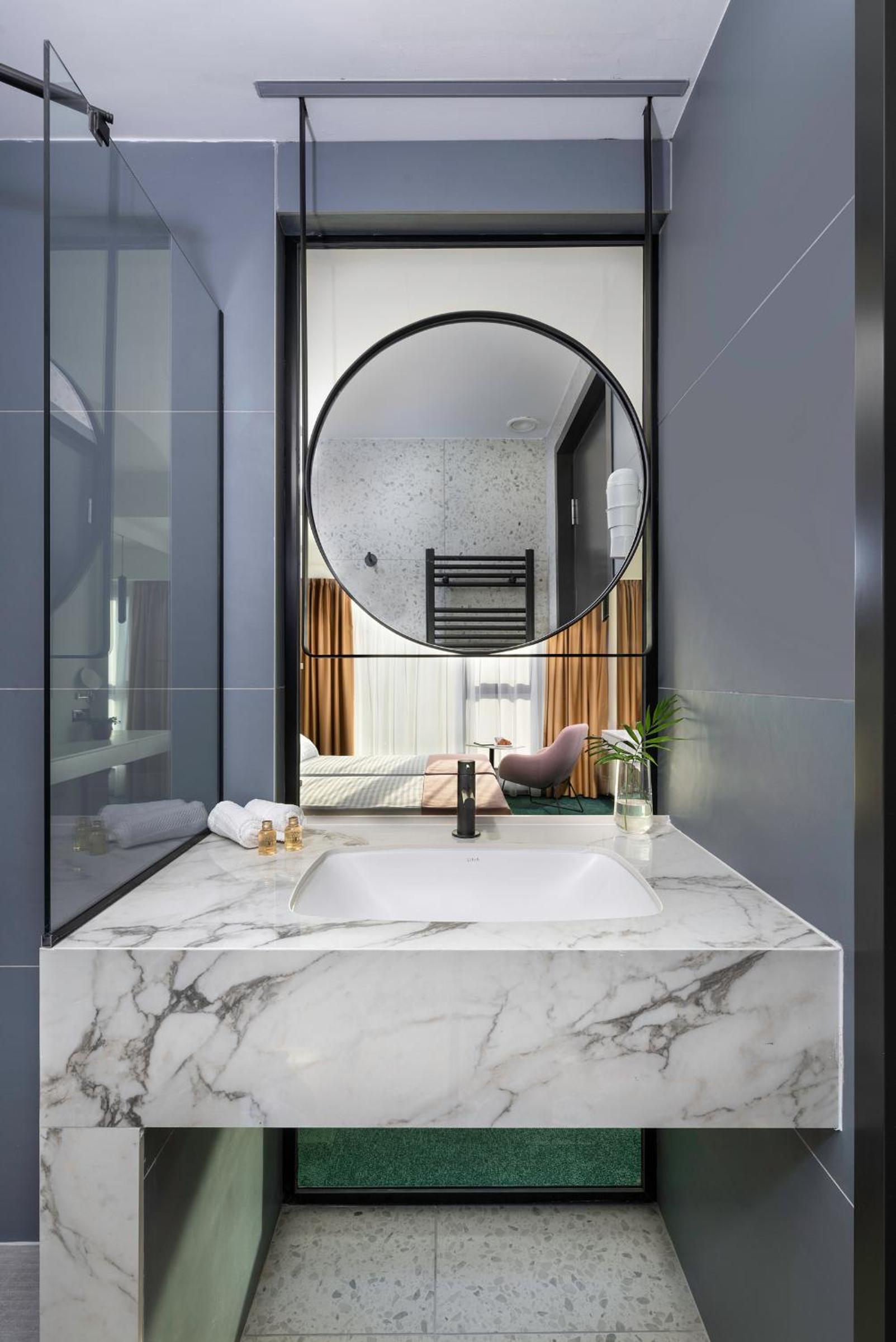 Standard Double or Twin Room - Photo 16