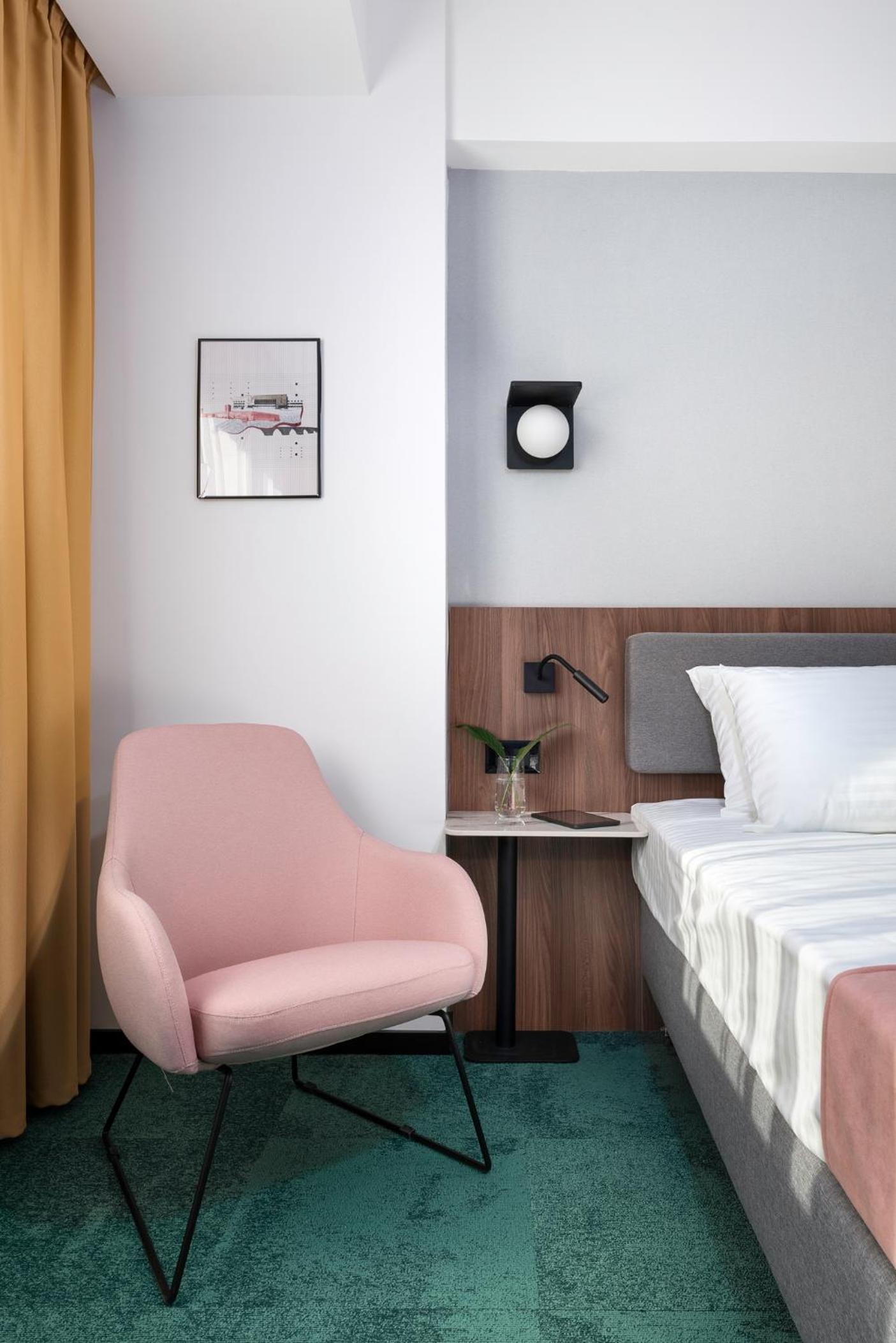Standard Double or Twin Room - Photo 2