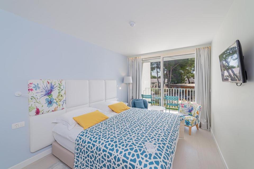 Camera Familiare con Balcone e Vista Cortile