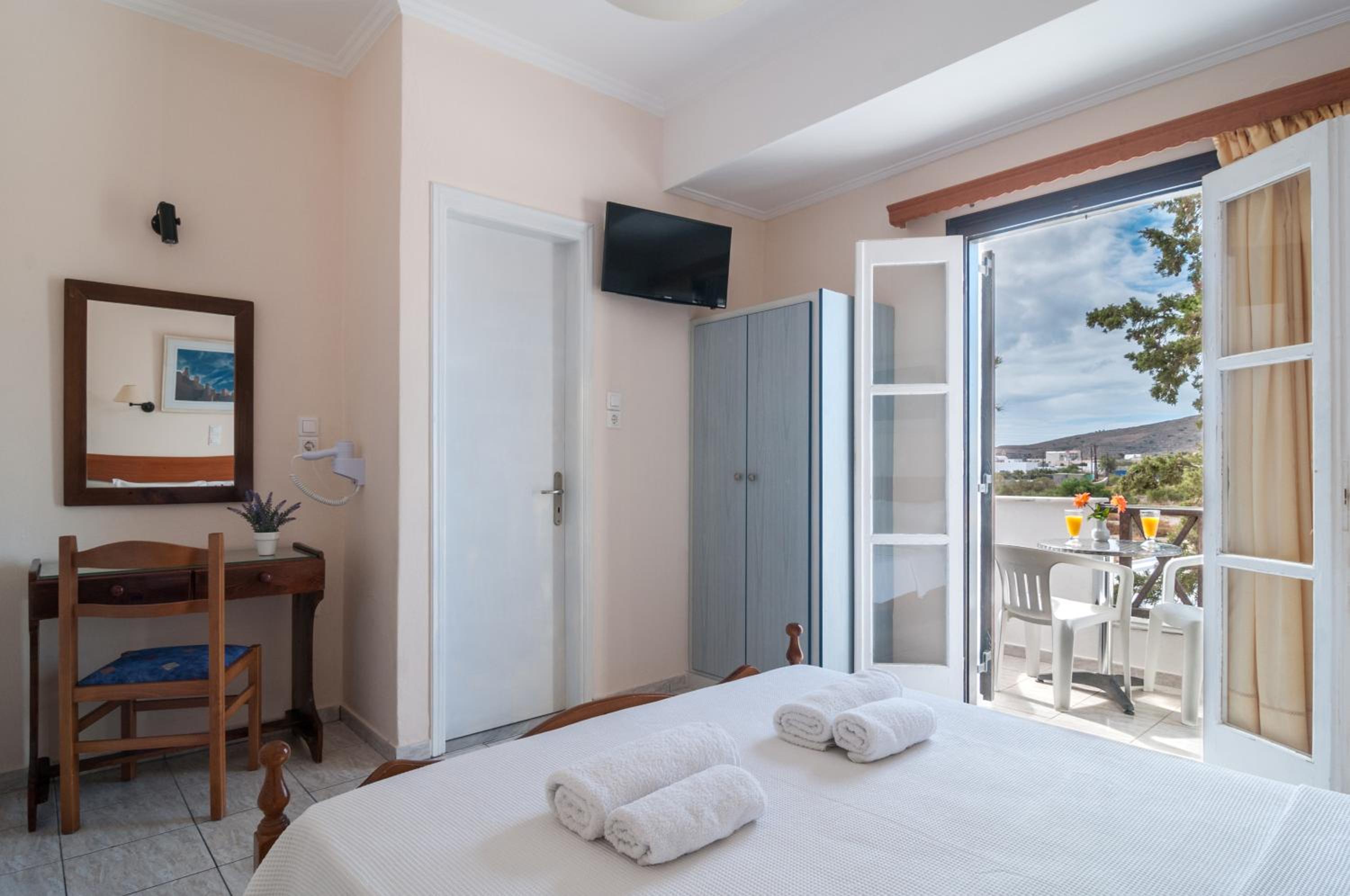 Double Room - Photo 5