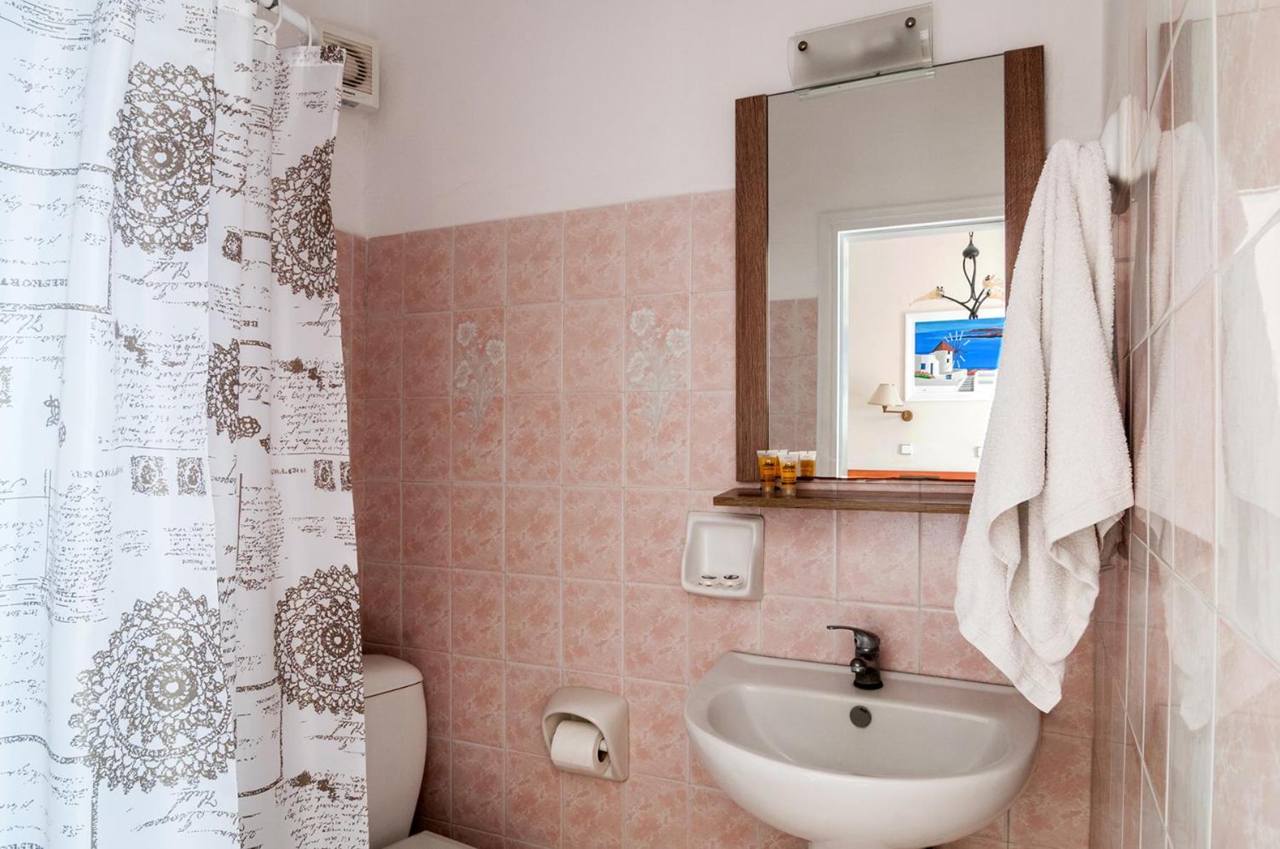 Double Room - Photo 57