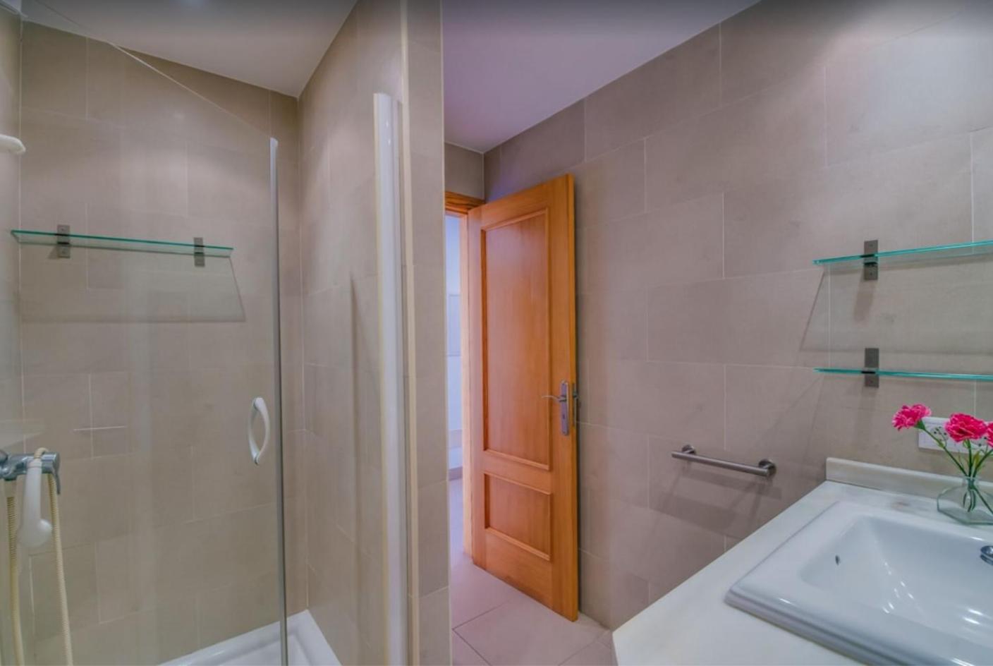 Two-Bedroom Deluxe Apartment with Ocean View