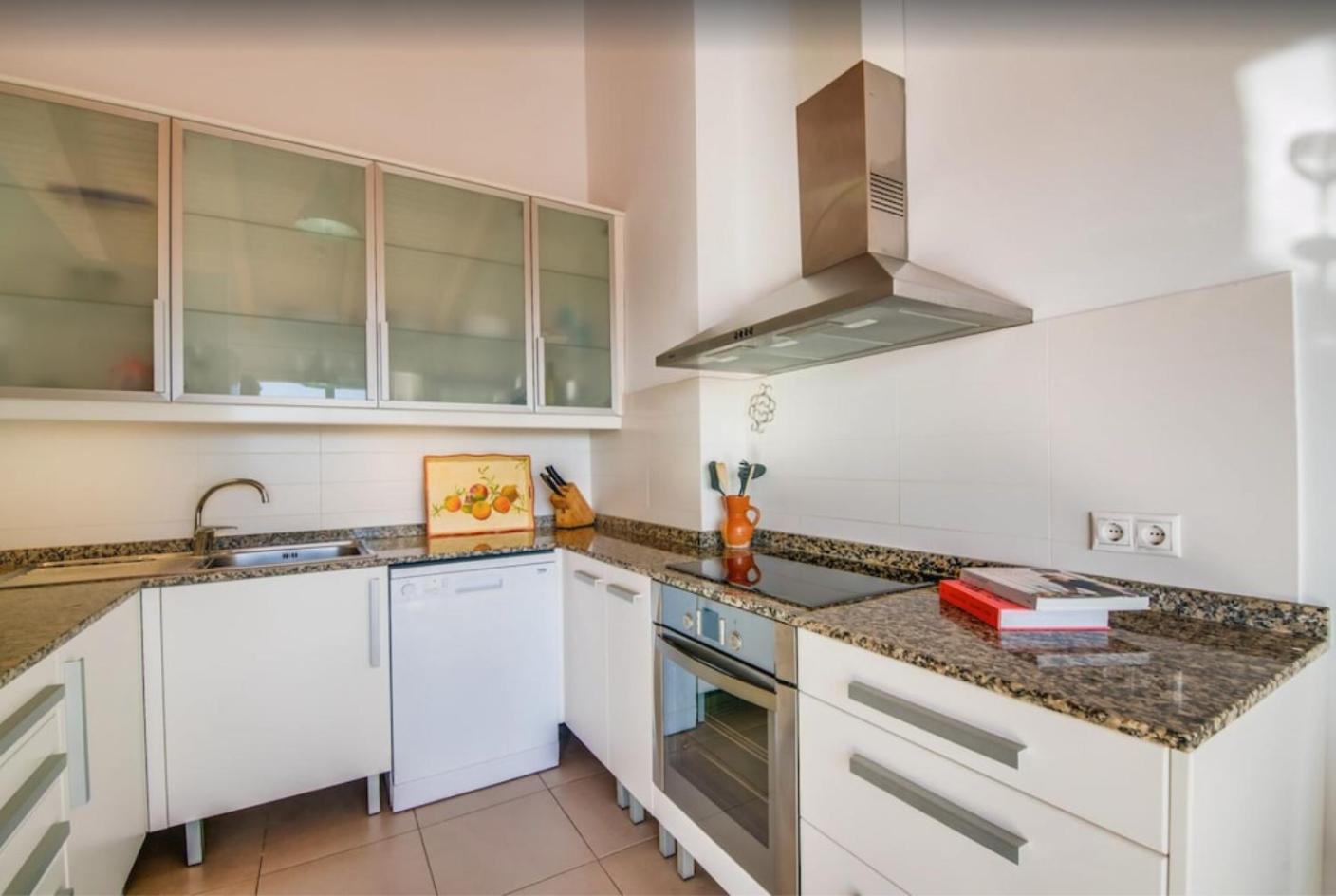 Two-Bedroom Deluxe Apartment with Ocean View