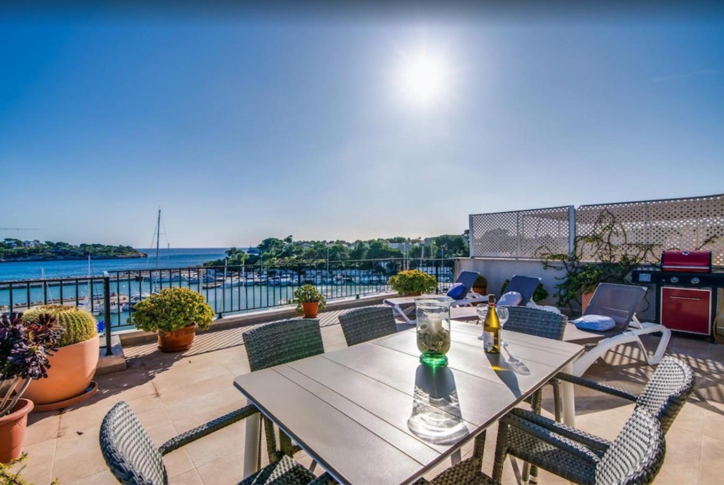Two-Bedroom Deluxe Apartment with Ocean View