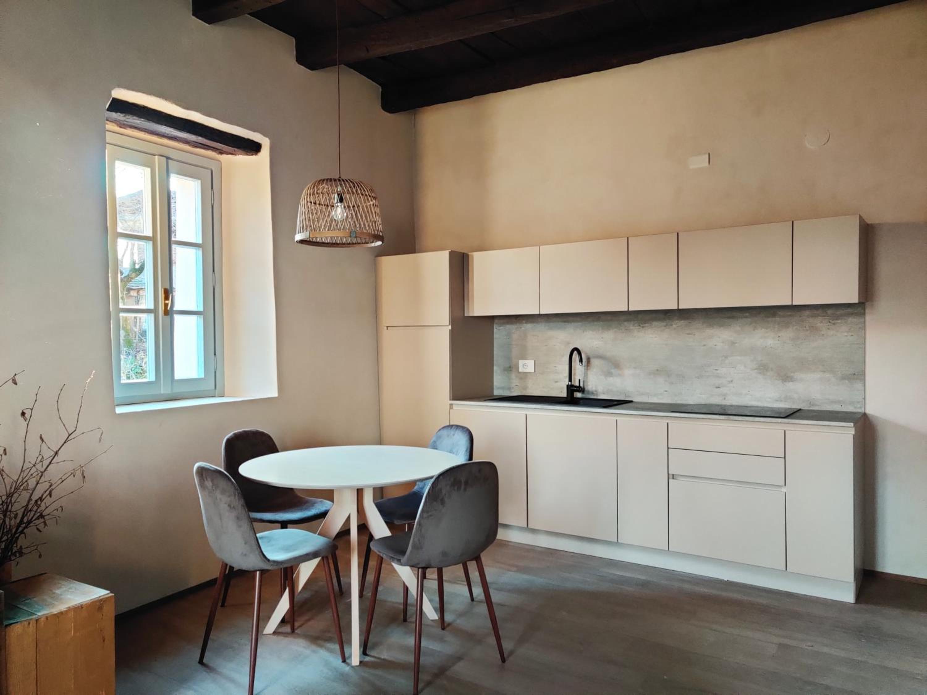 Apartment 4 - Photo 4