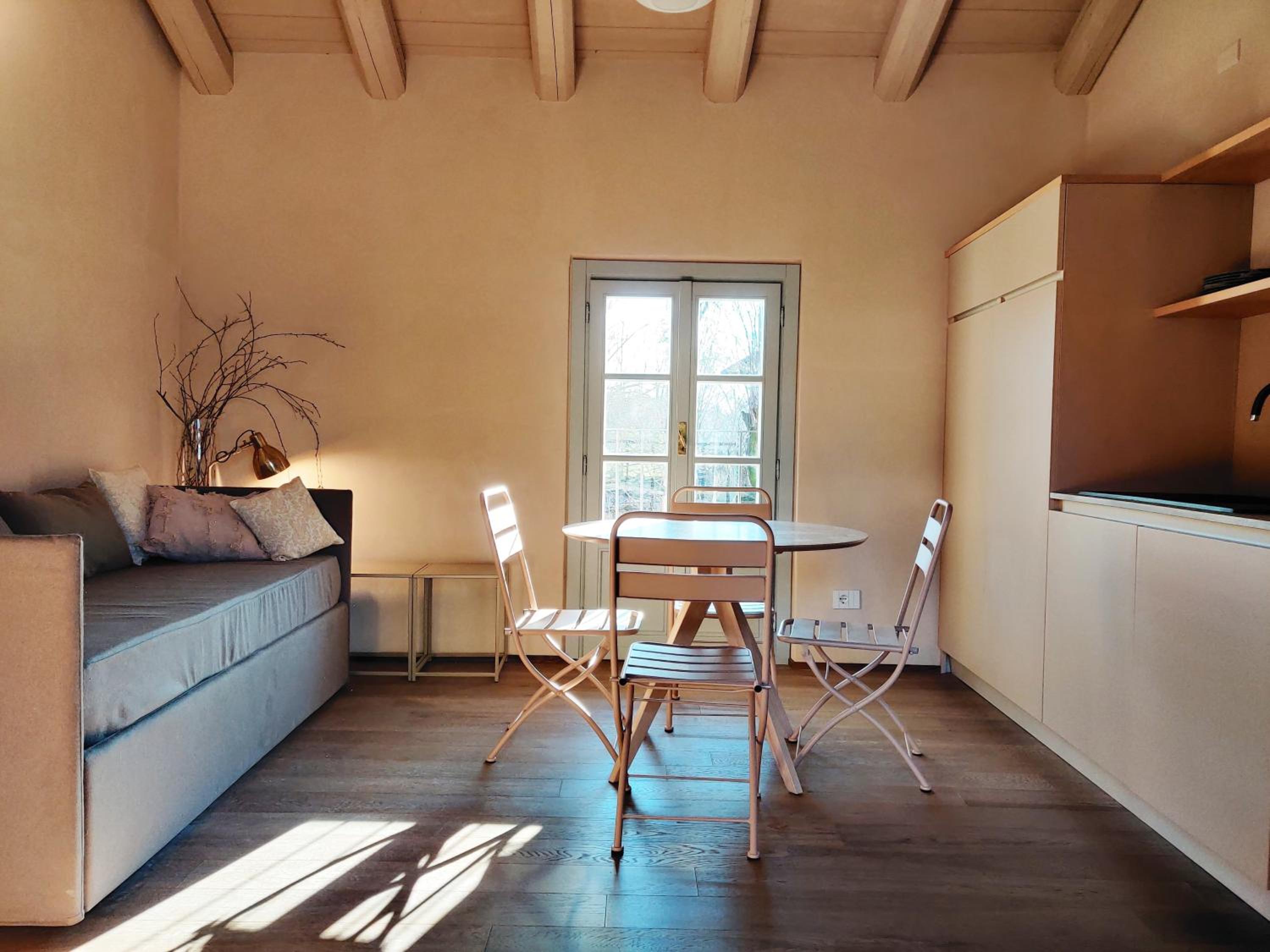 Apartment 4 - Photo 5