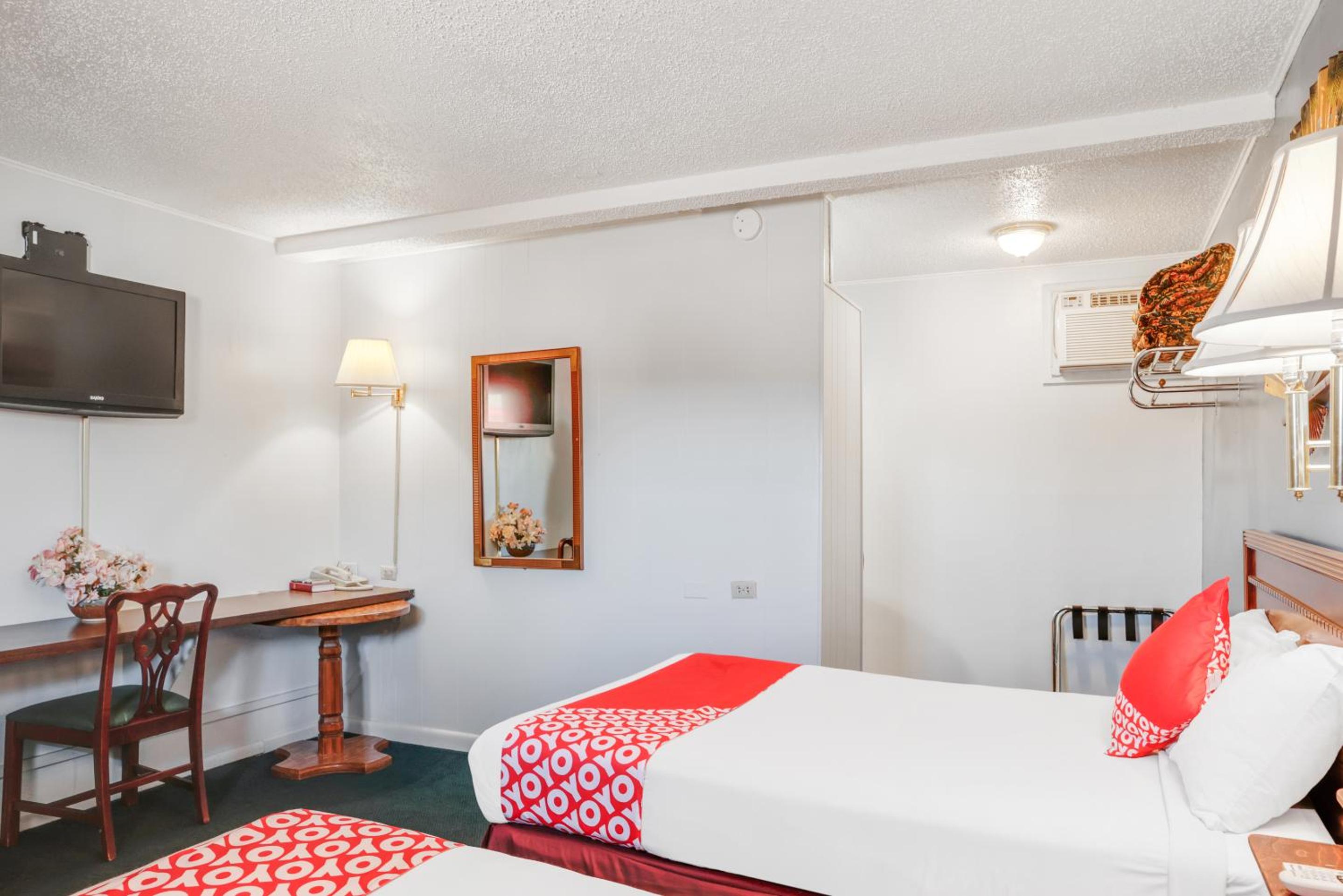 Double Room with Two Double Beds - Photo 8