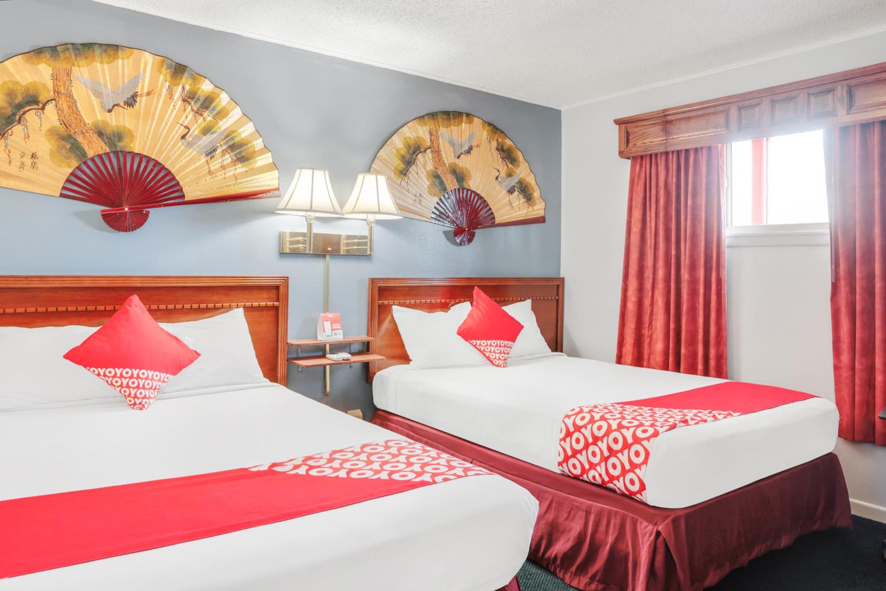 Double Room with Two Double Beds - Photo 2
