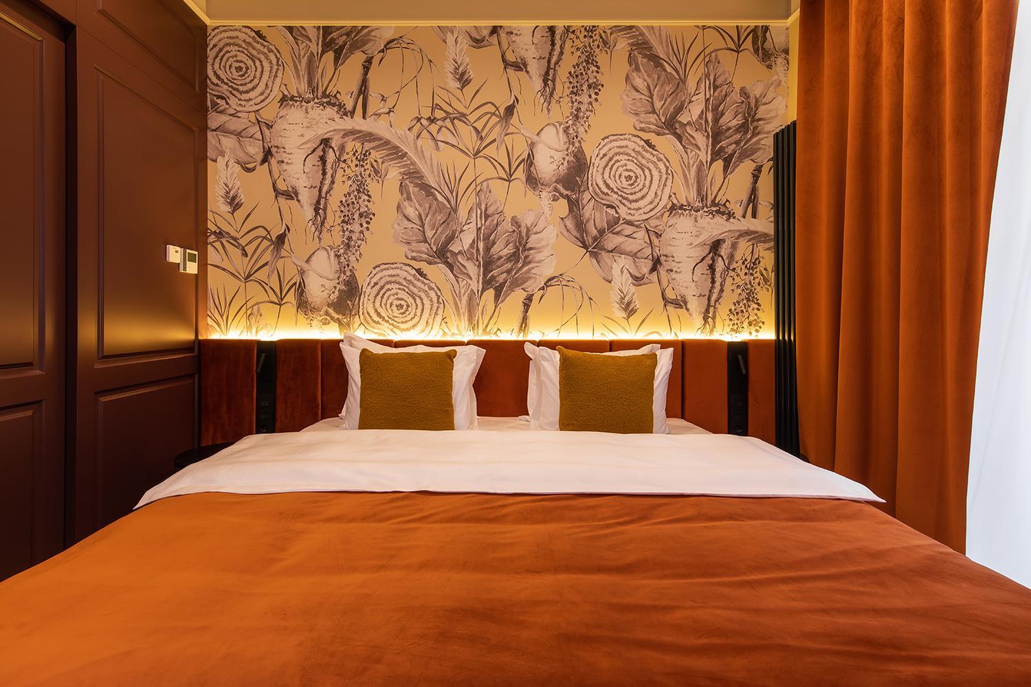 King Suite with Balcony photo 2