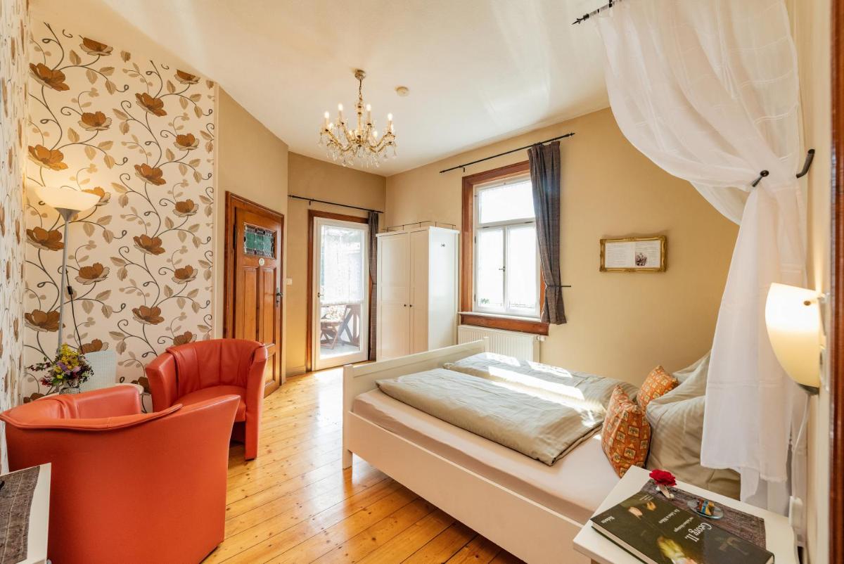Double Room with Four Poster Bed photo 3
