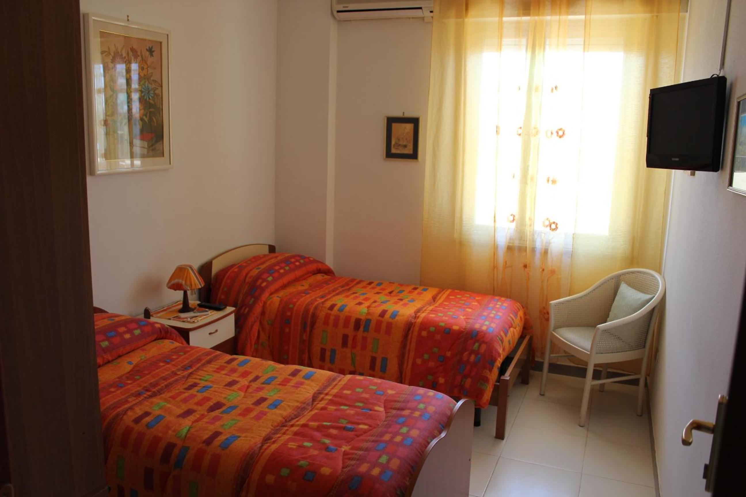 Double or Twin Room with Private External Bathroom photo 1