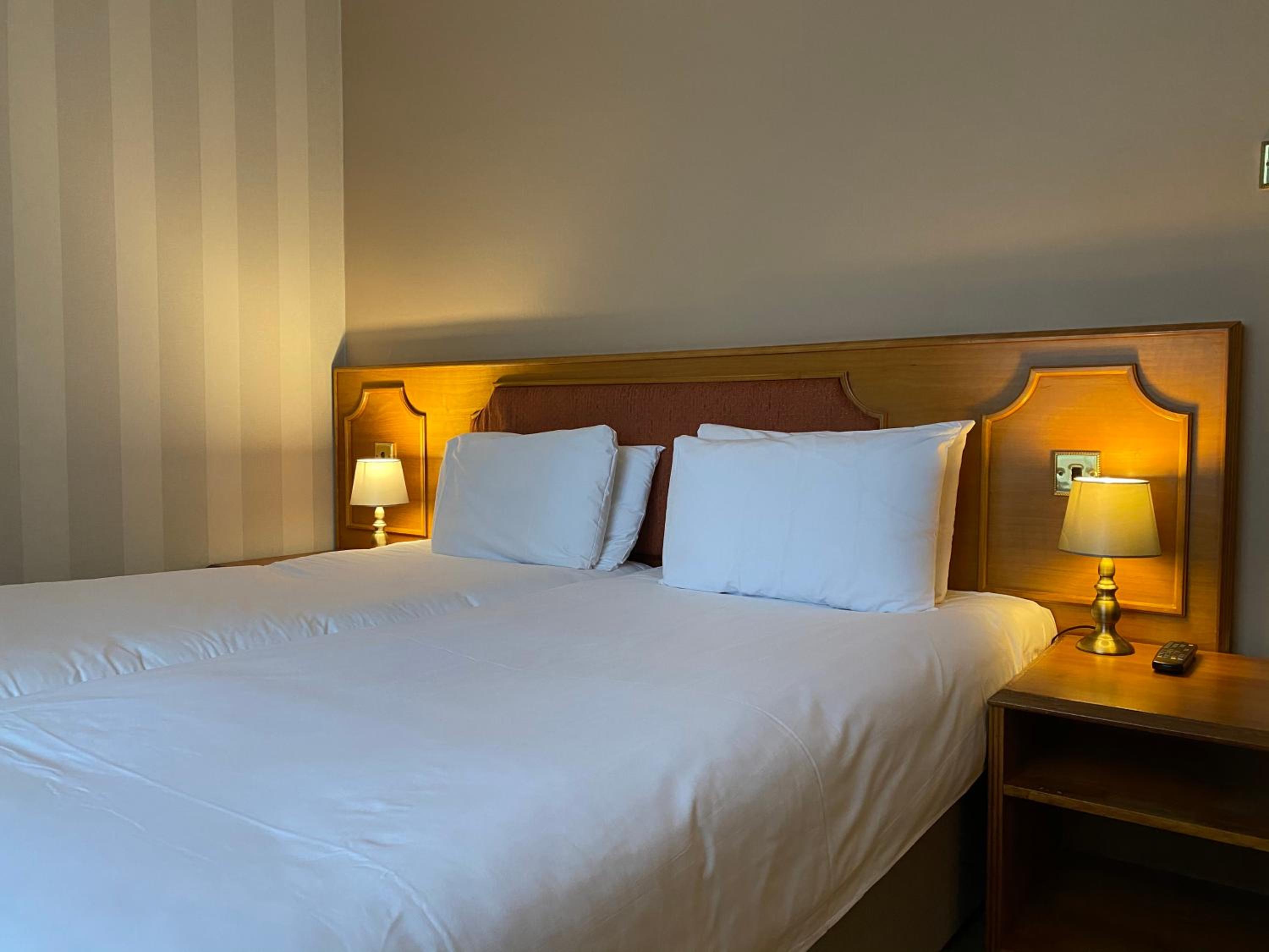 Twin Room - Photo 1